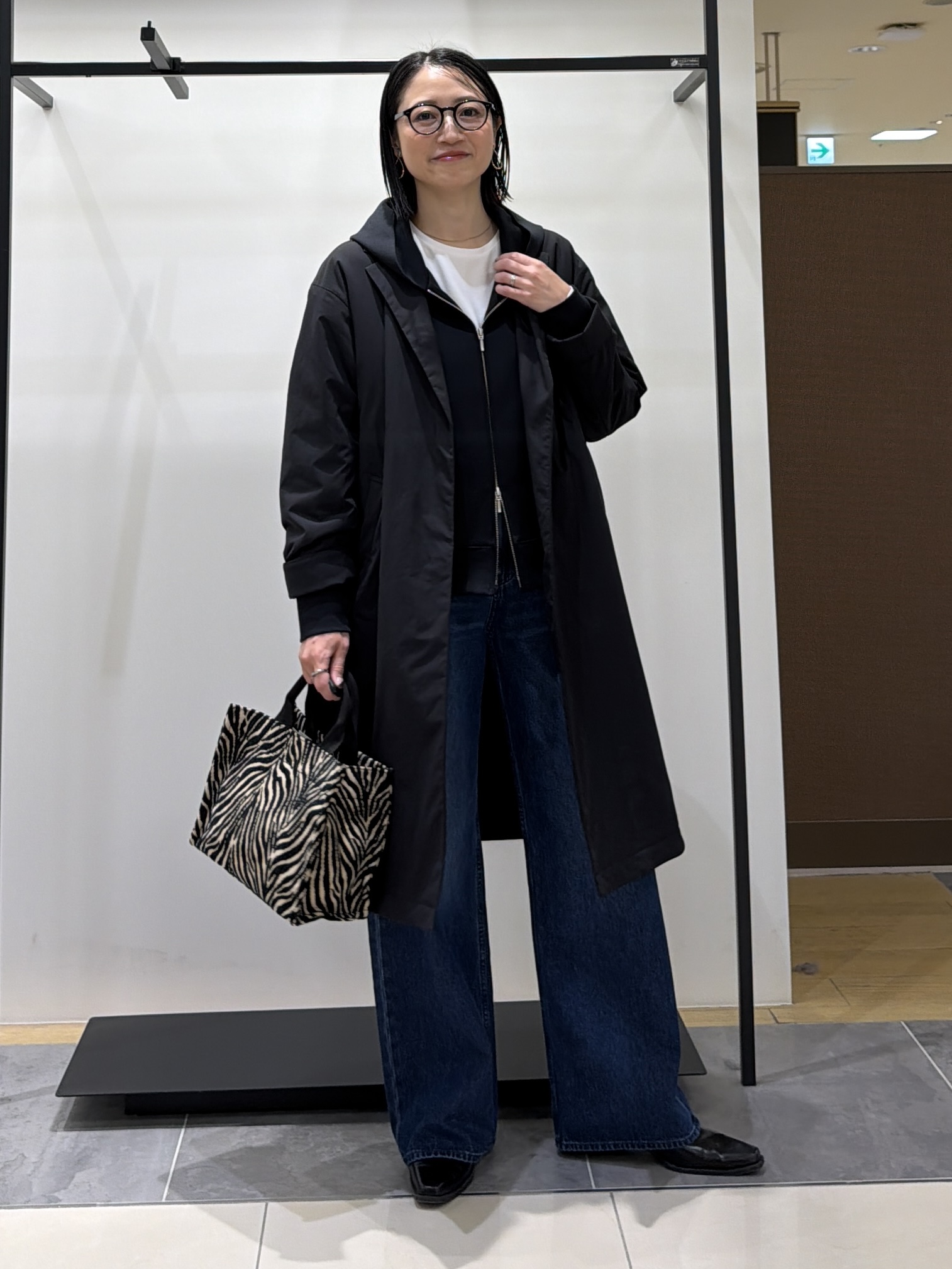 shihoさんの「INDIVI｜【超軽量／蓄熱／撥水】中綿ライトチェスターコート」を使ったコーディネート