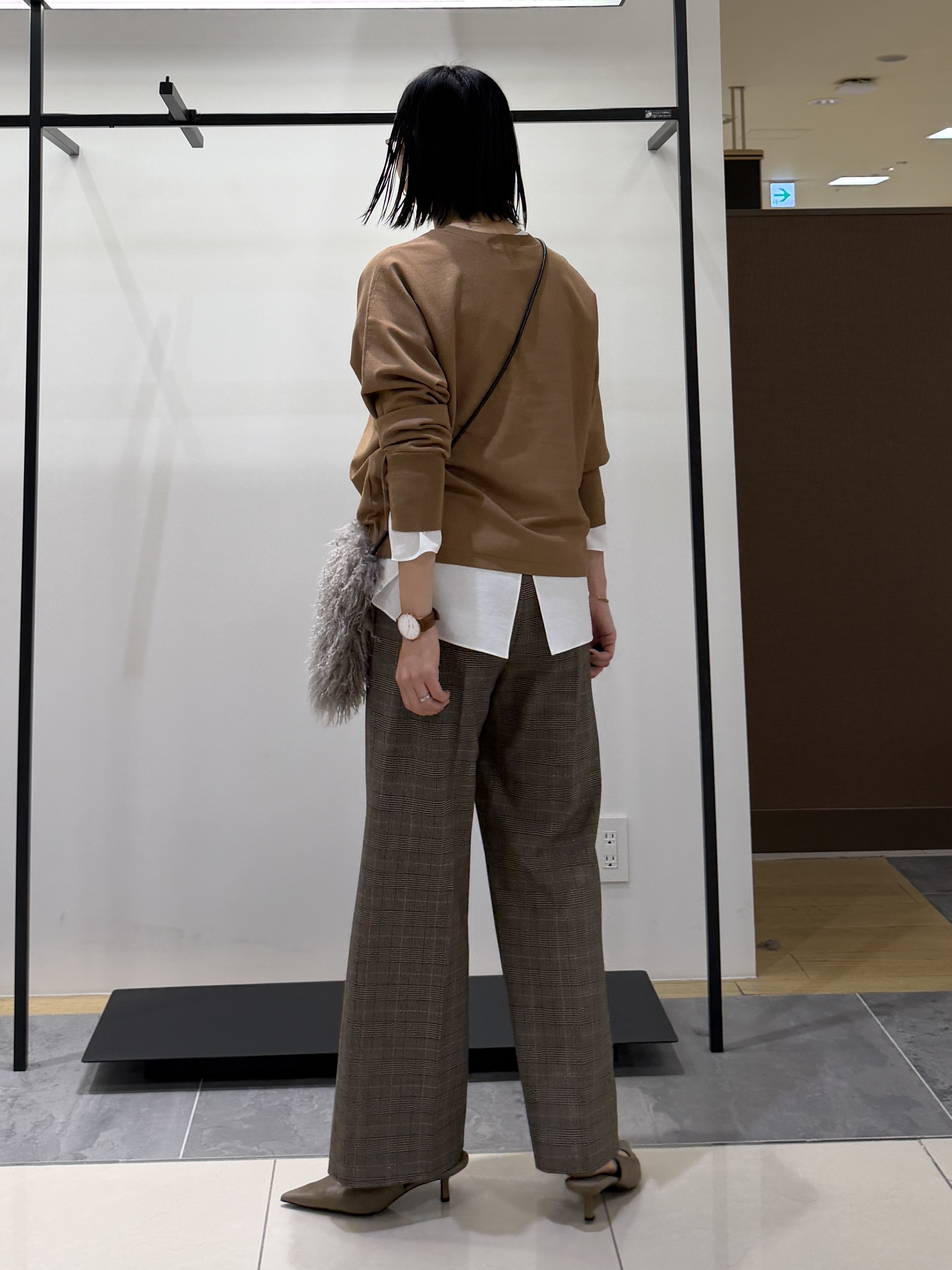shihoさんの「INDIVI｜【選べる6色／ストレッチ◎】きれいめドルマンスリーブニット」を使ったコーディネート