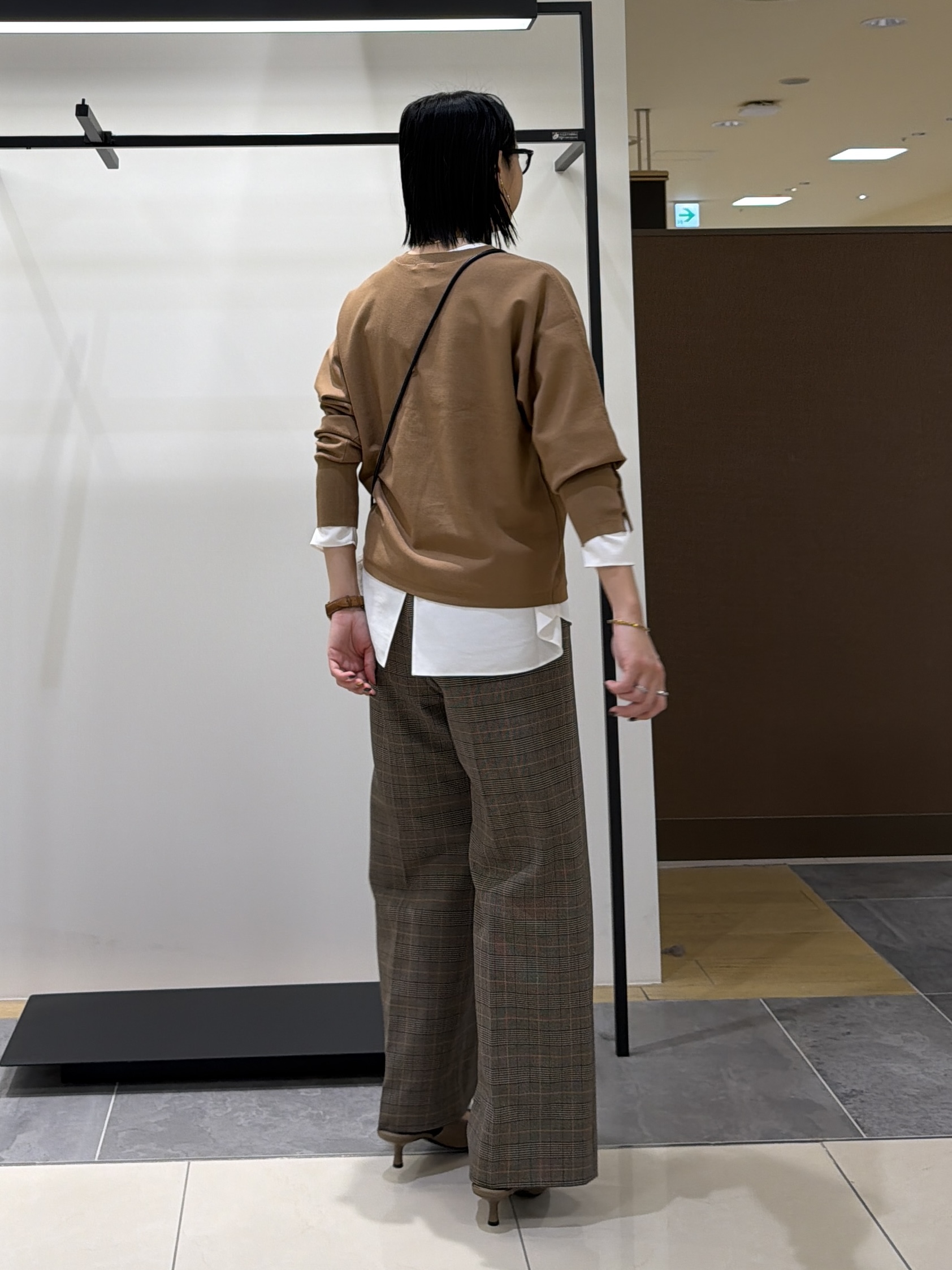 shihoさんの「INDIVI｜【選べる6色／ストレッチ◎】きれいめドルマンスリーブニット」を使ったコーディネート