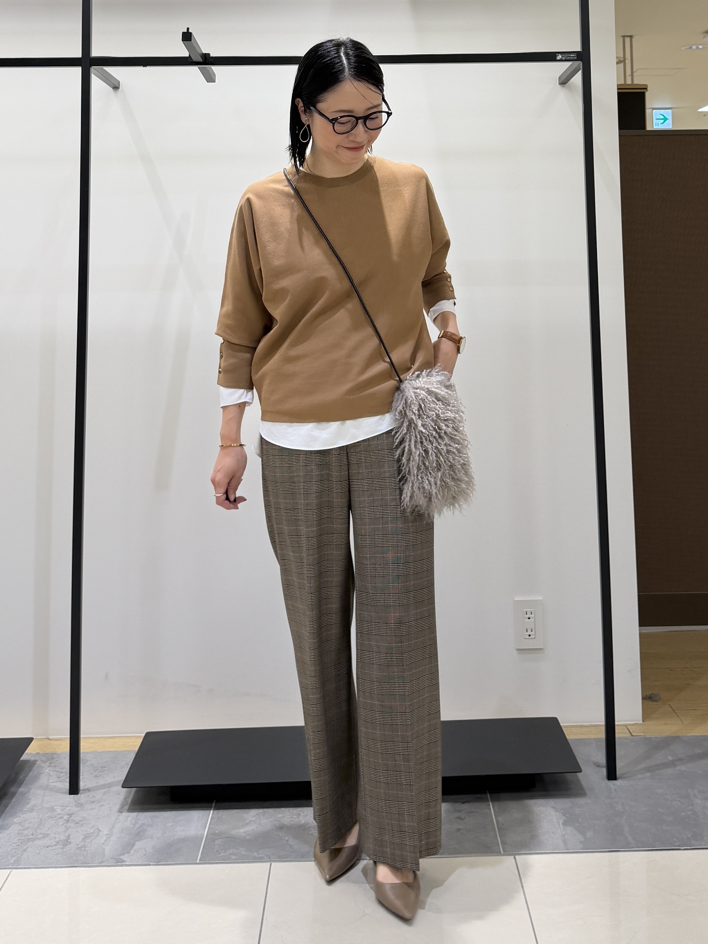 shihoさんの「INDIVI｜【選べる6色／ストレッチ◎】きれいめドルマンスリーブニット」を使ったコーディネート