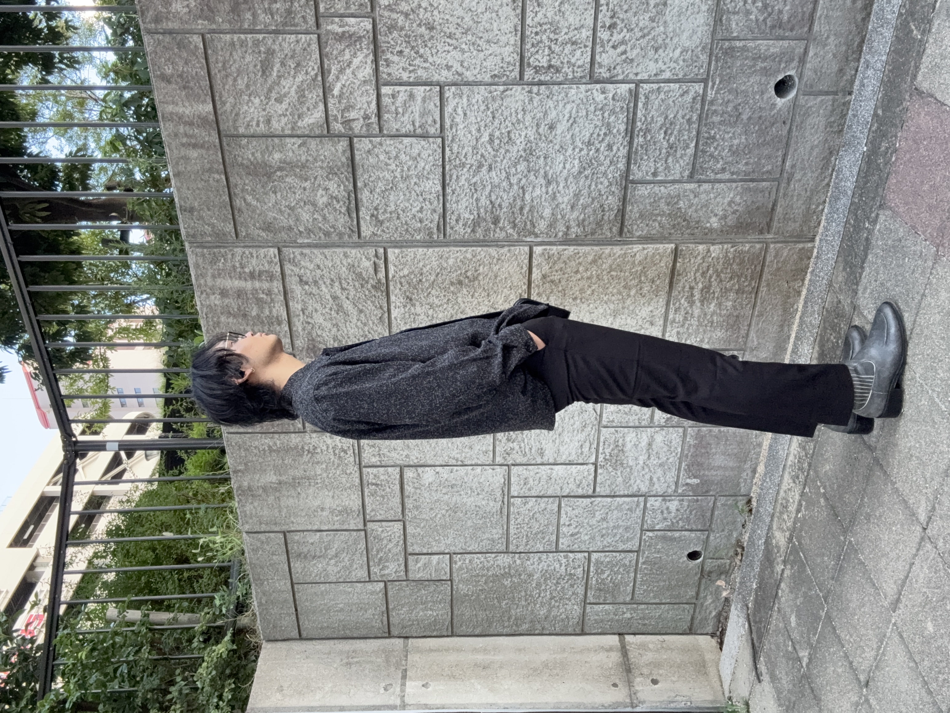 大江正眞さんの「tk.TAKEO KIKUCHI｜◆スリムスラックス」を使ったコーディネート