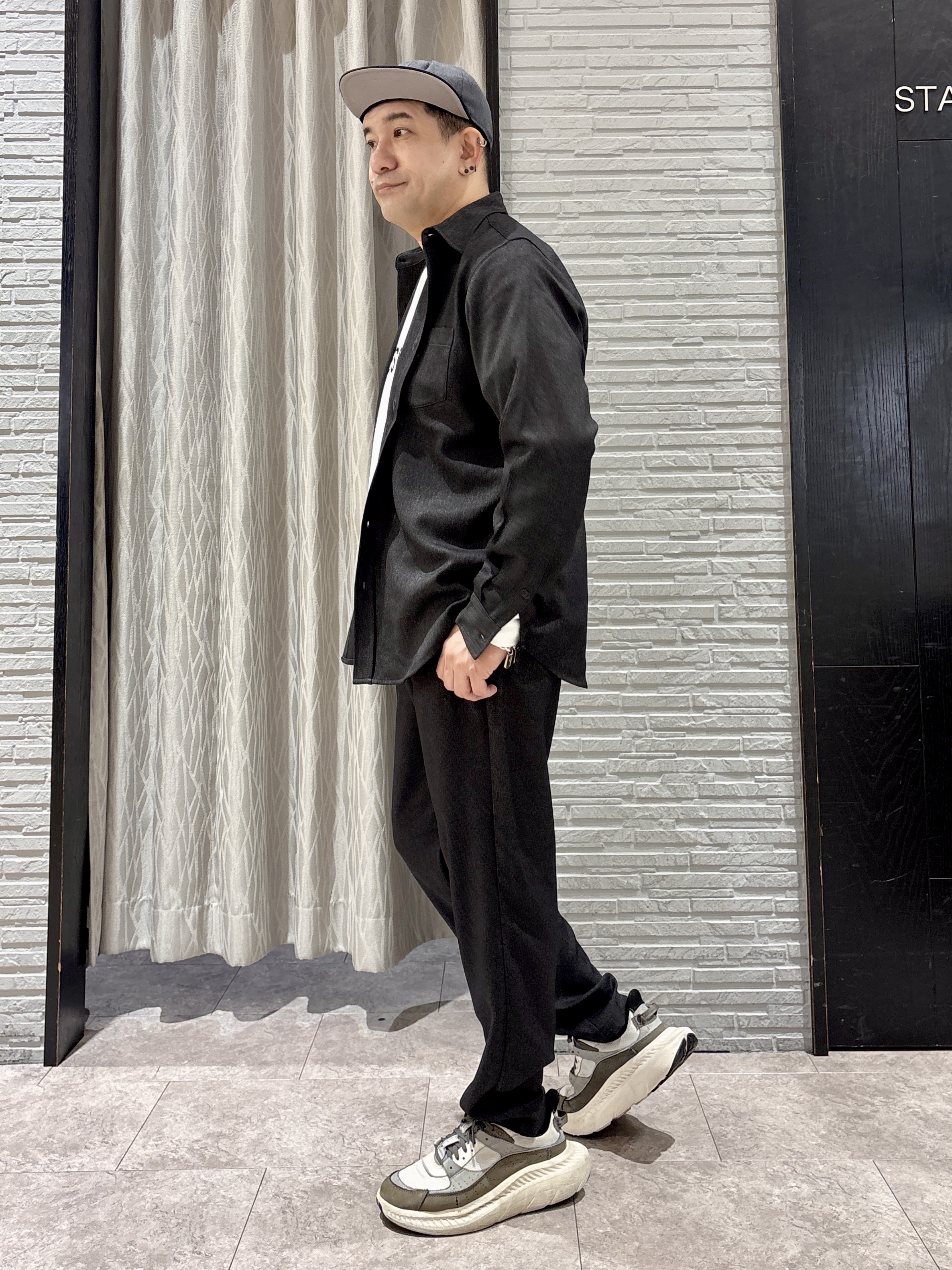 Pーyamaさんの「THE SHOP TK｜【洗濯機OK】ウールライク 長袖オックスシャツ」を使ったコーディネート