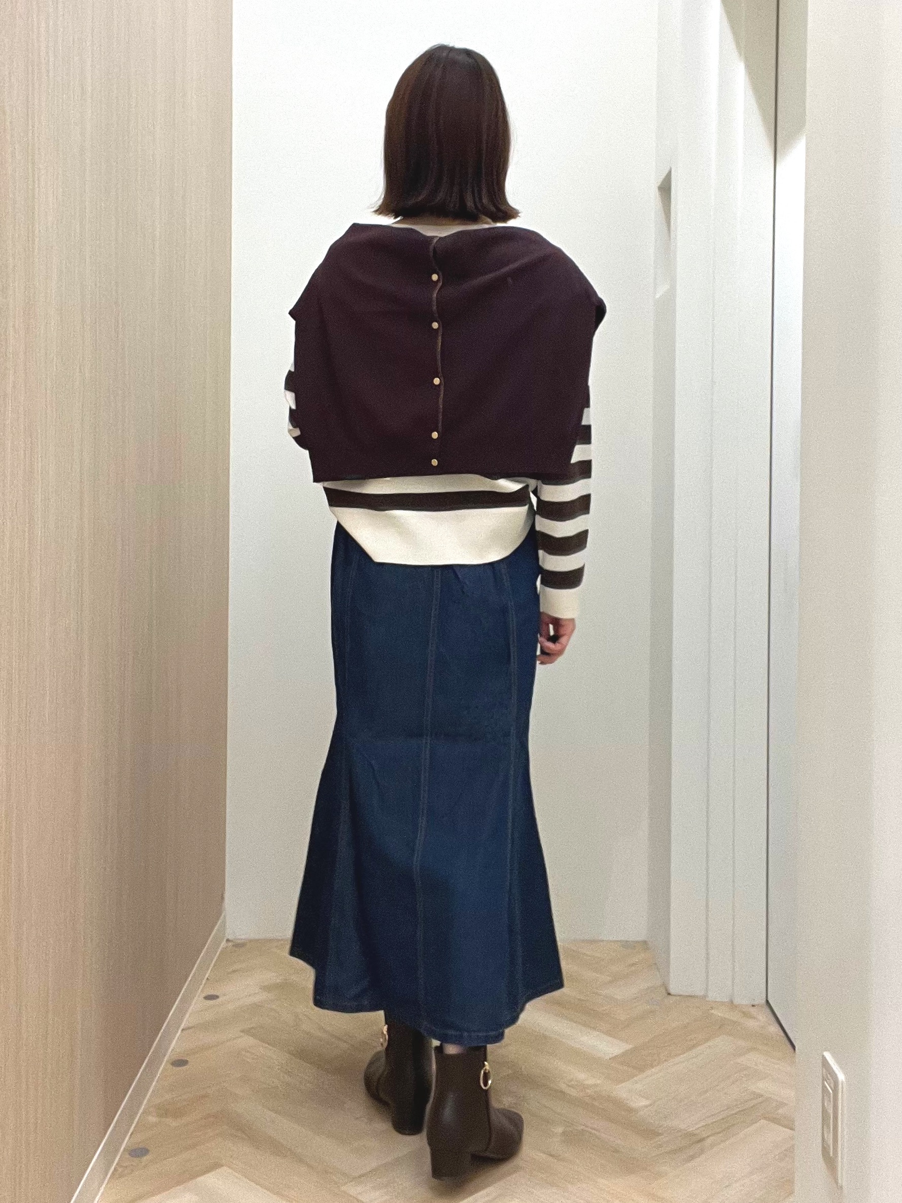  おまつさんの「grove｜【前後2WAY】さりげなく、上品にきらめく ニットカーディガン」を使ったコーディネート