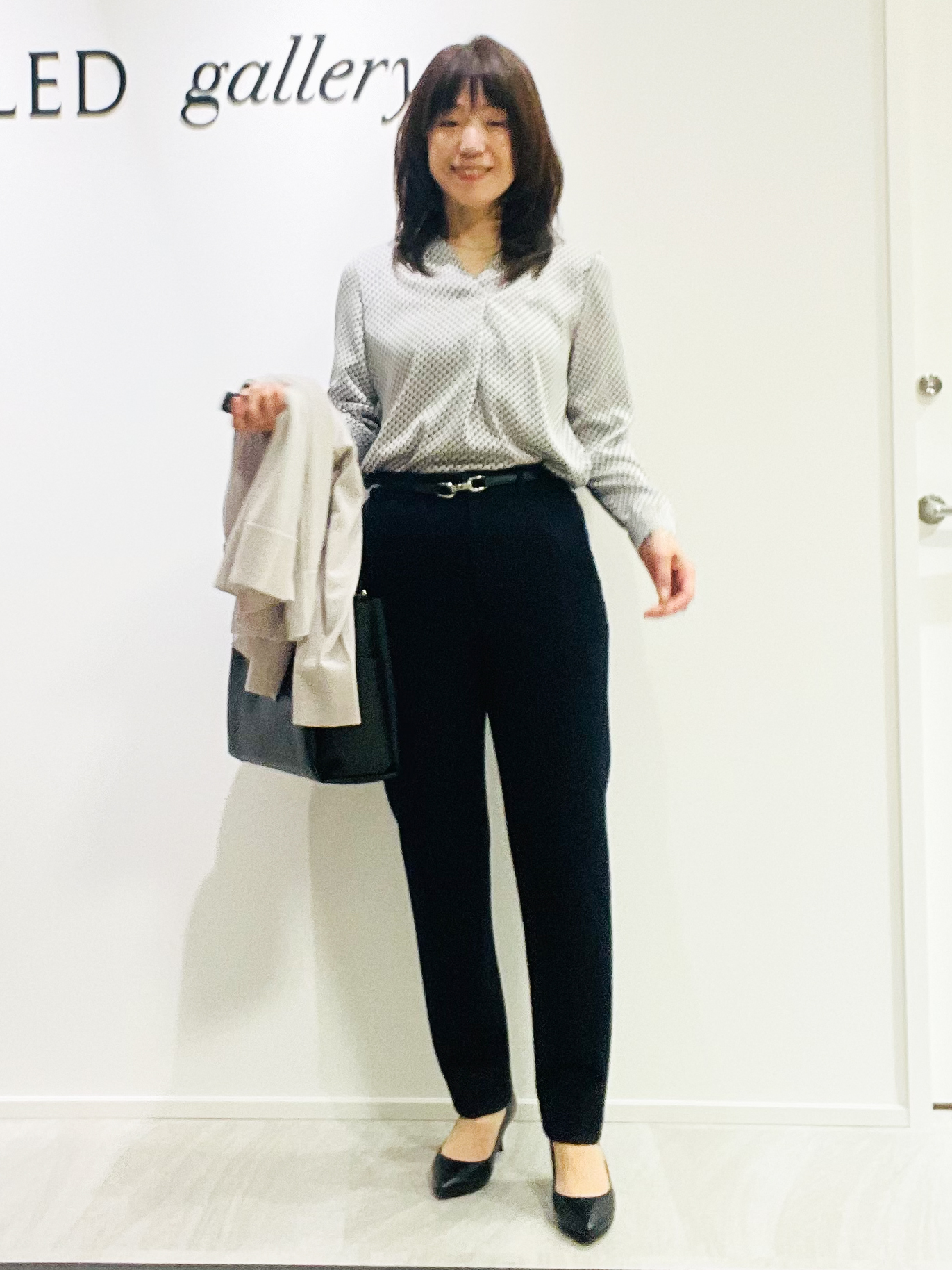 めいさんの「UNTITLED｜【アンサンブル可/秋羽織り/通勤】シルクウールカシミヤカーディガン」を使ったコーディネート