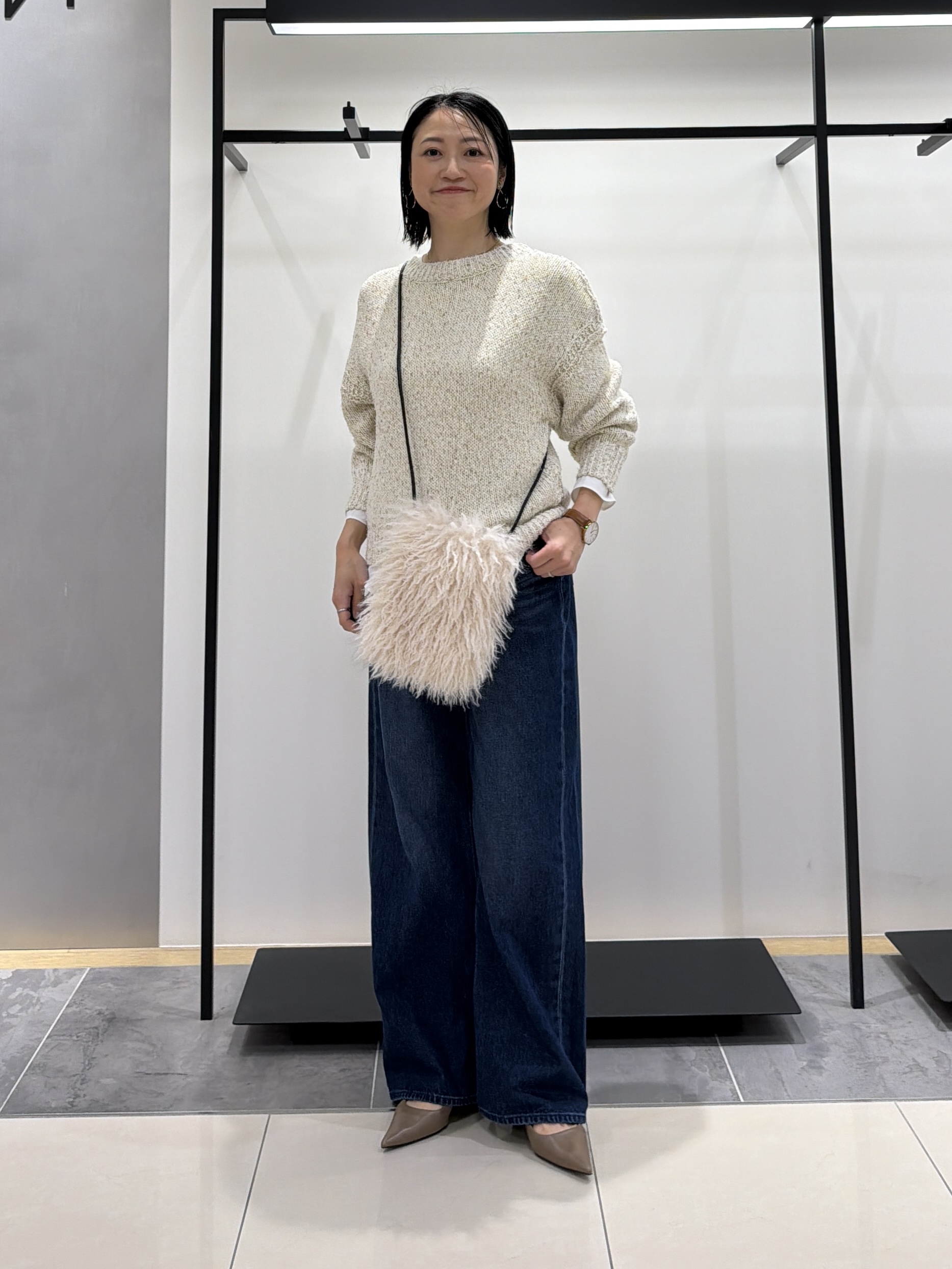 shihoさんの「INDIVI｜【コットン混／ミックスカラー】カールヤーン パフスリーブニット」を使ったコーディネート
