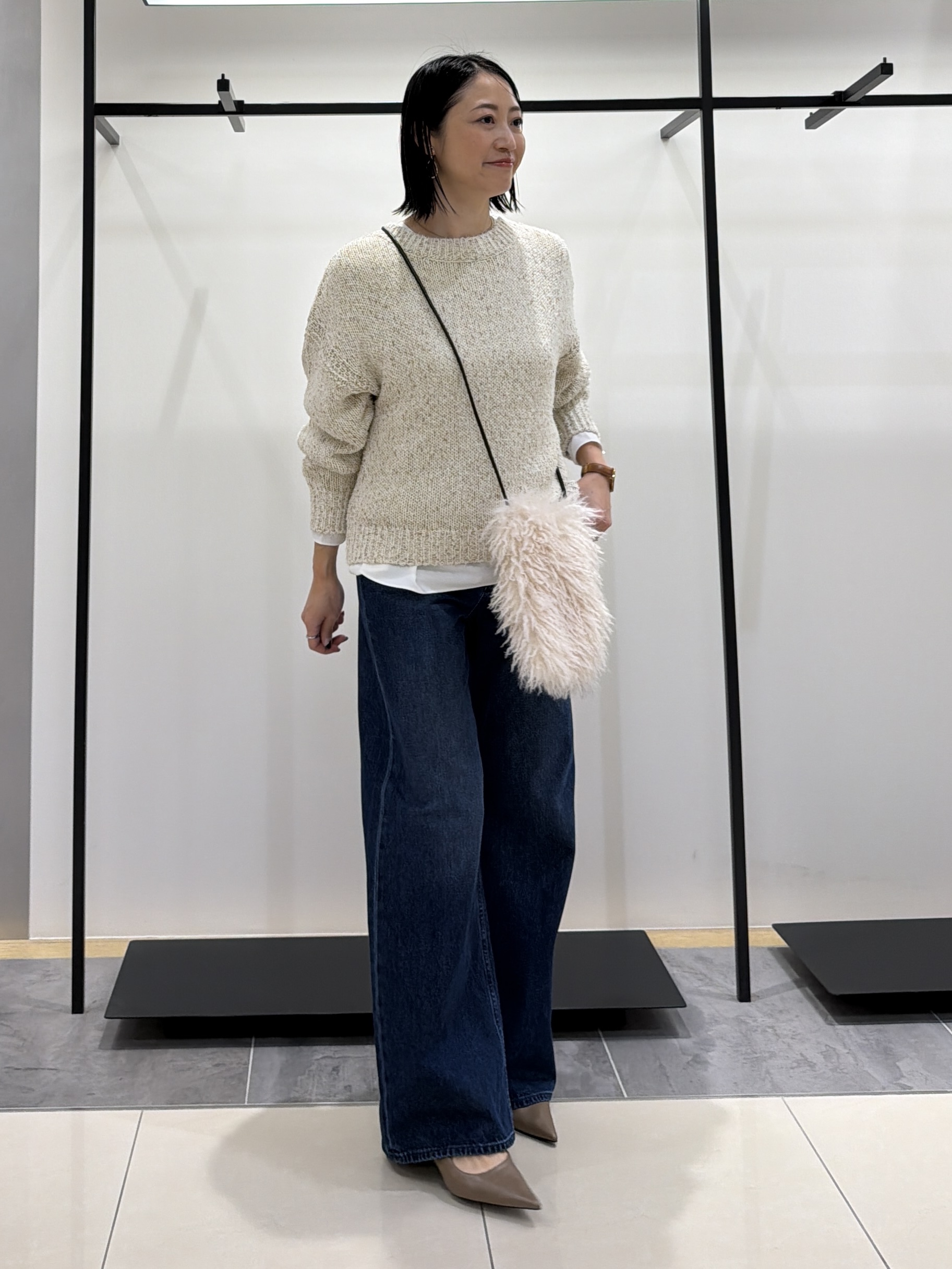 shihoさんの「INDIVI｜【コットン混／ミックスカラー】カールヤーン パフスリーブニット」を使ったコーディネート