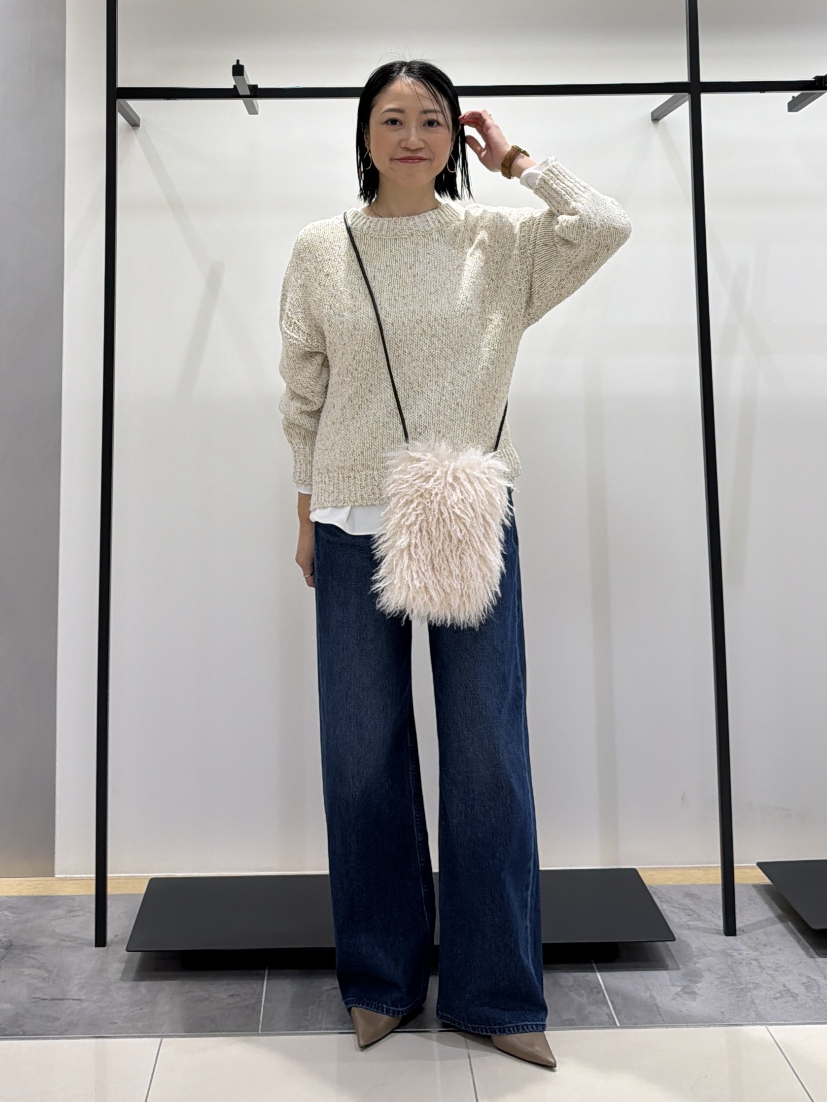 shihoさんの「INDIVI｜【コットン混／ミックスカラー】カールヤーン パフスリーブニット」を使ったコーディネート