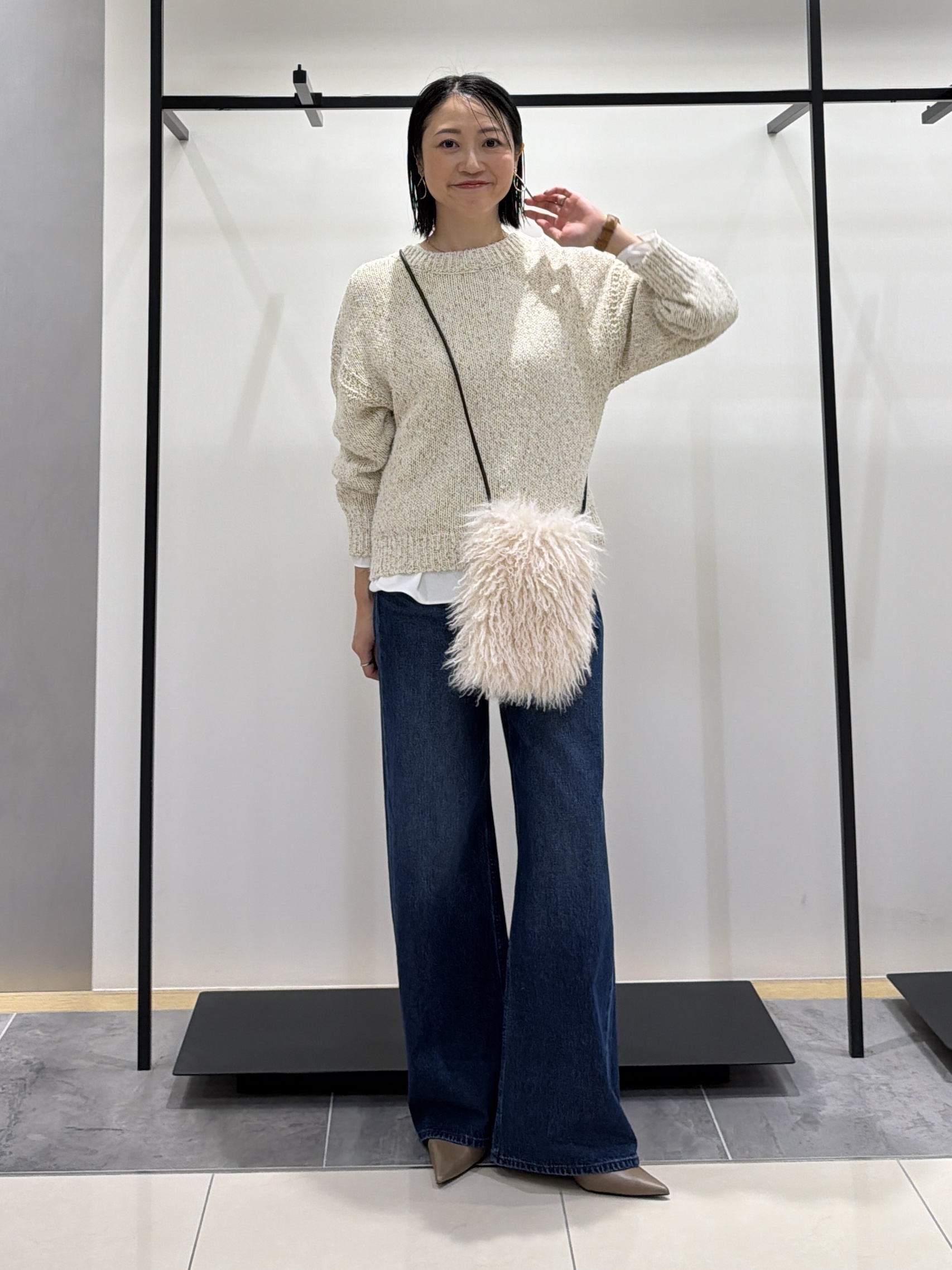 shihoさんの「INDIVI｜【コットン混／ミックスカラー】カールヤーン パフスリーブニット」を使ったコーディネート