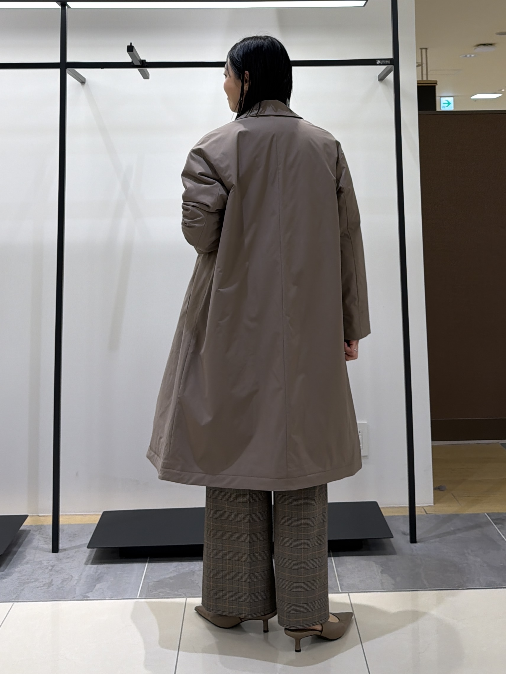 shihoさんの「INDIVI｜【超軽量／蓄熱／撥水】中綿ライトチェスターコート」を使ったコーディネート
