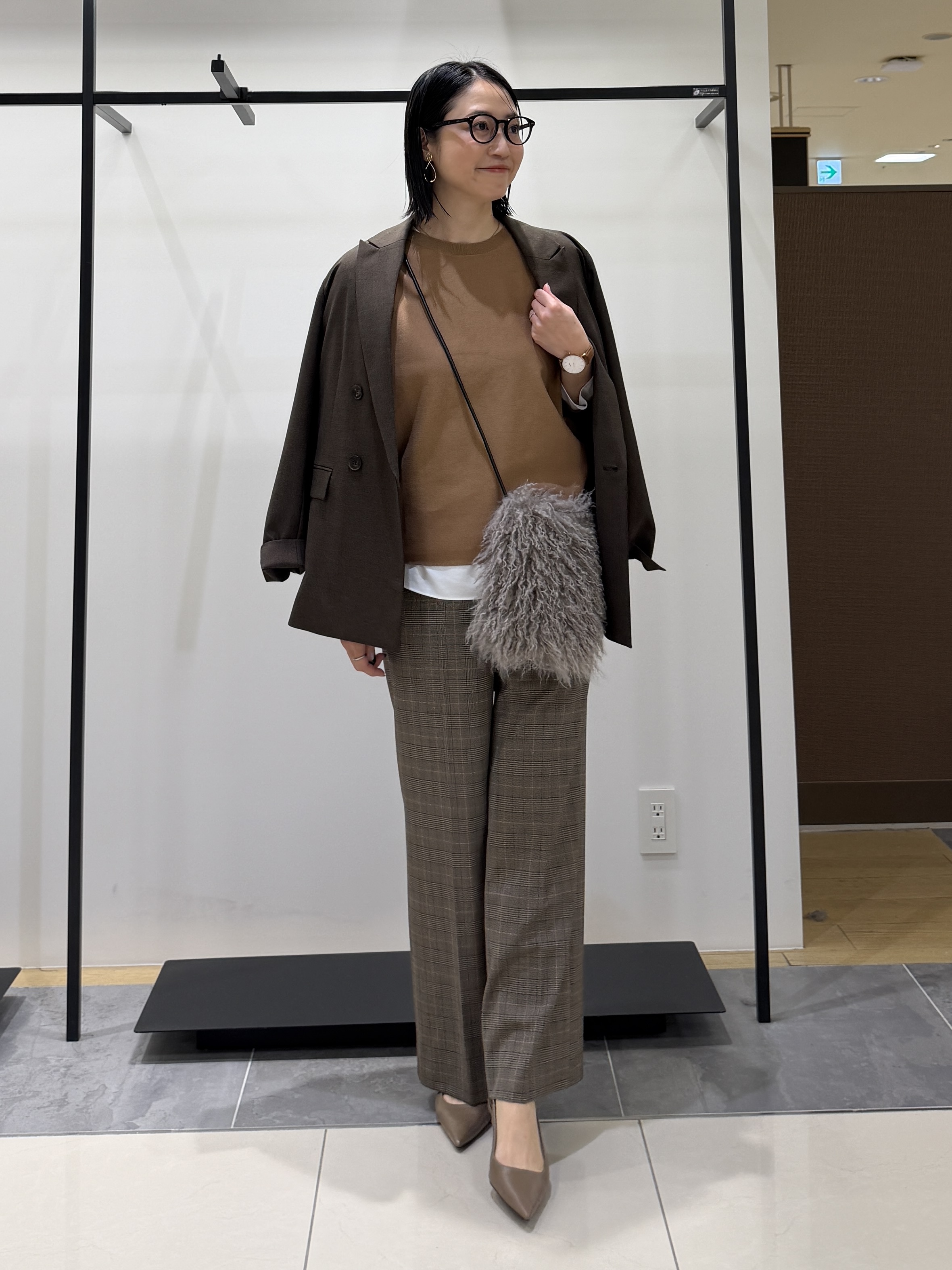 shihoさんの「INDIVI｜【選べる6色／ストレッチ◎】きれいめドルマンスリーブニット」を使ったコーディネート