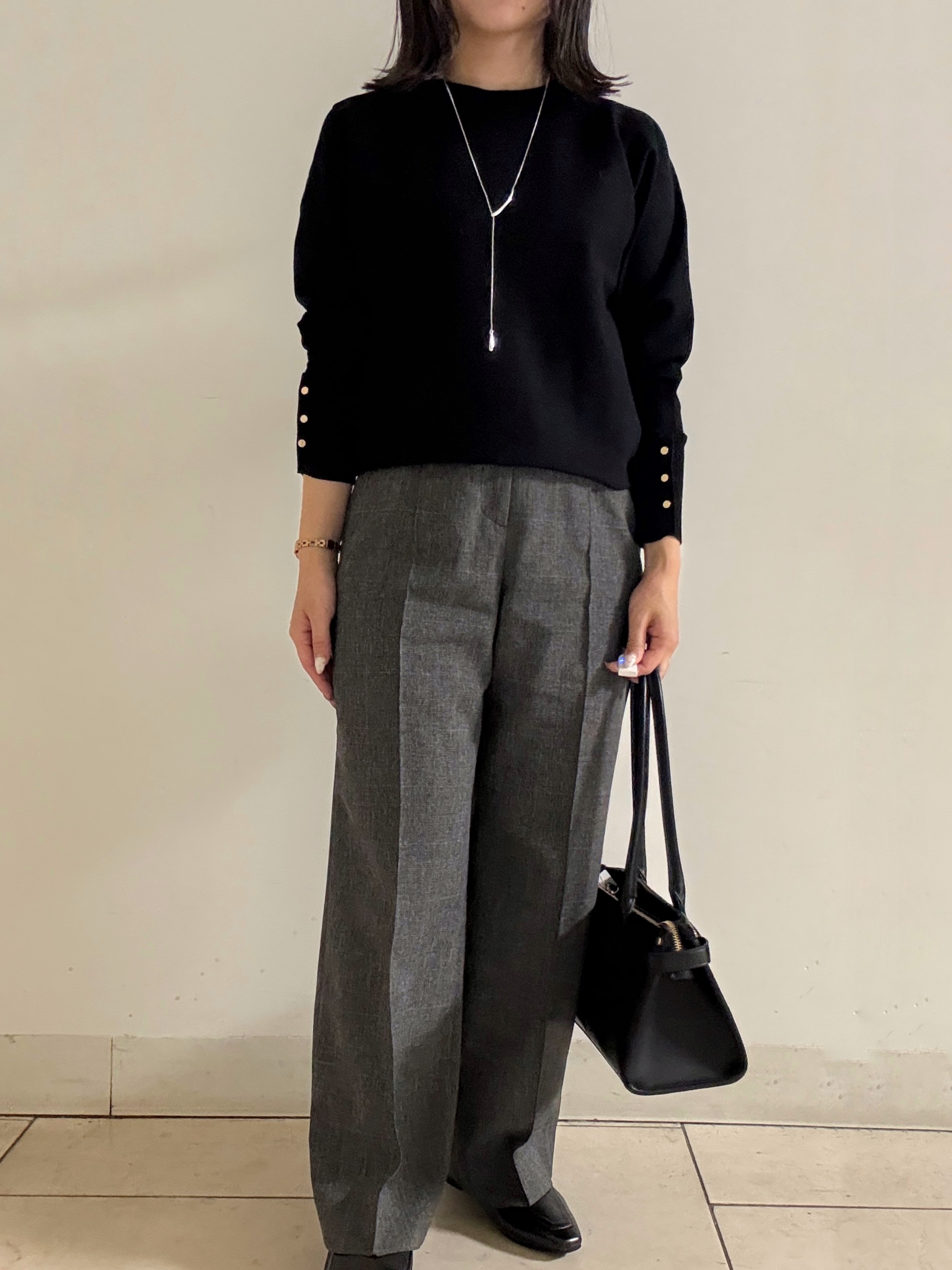 kahoさんの「INDIVI｜【選べる6色／ストレッチ◎】きれいめドルマンスリーブニット」を使ったコーディネート