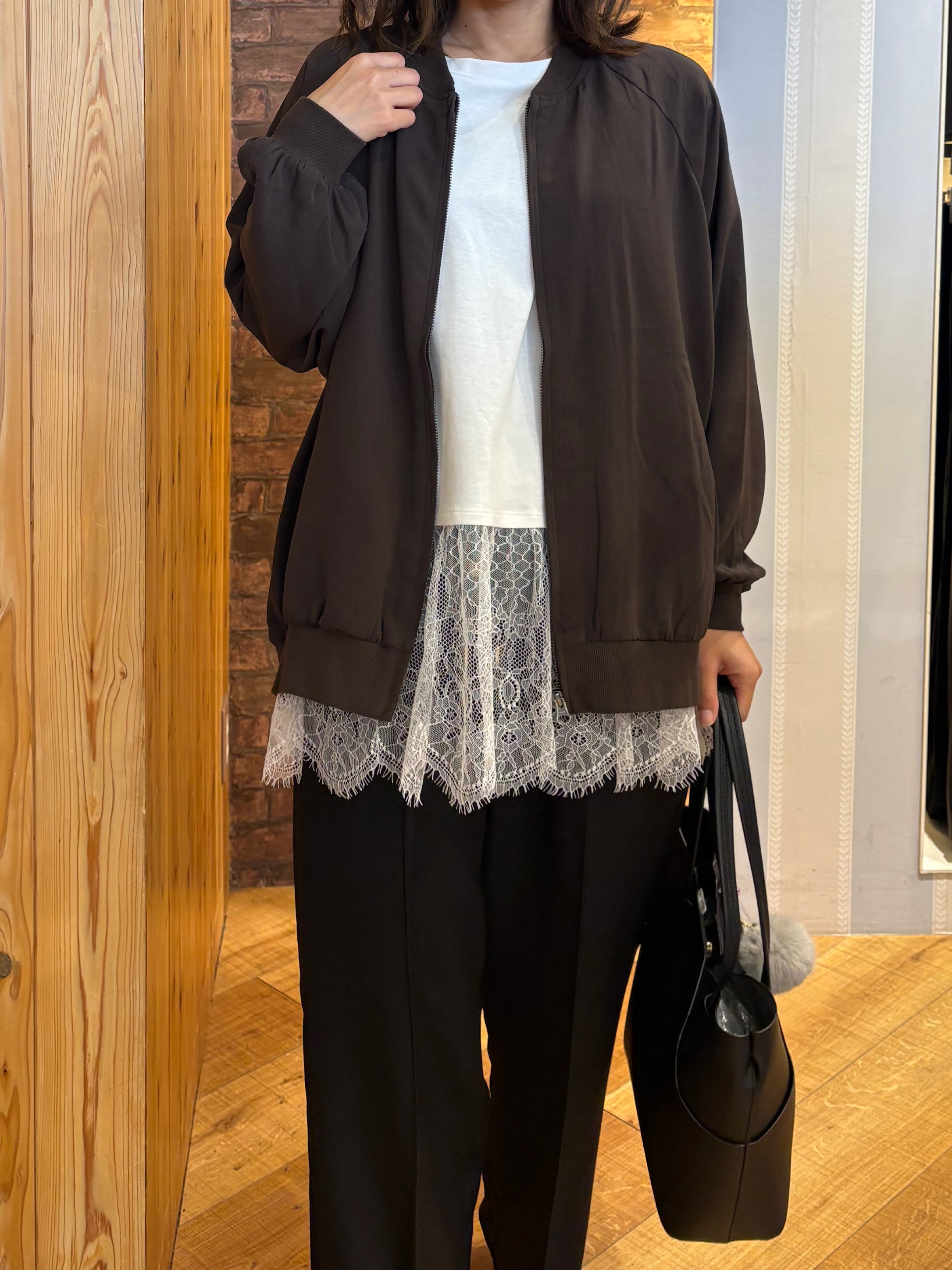 mieさんの「SHOO･LA･RUE｜【S-LL】洗濯後しわになりにくい さっと羽織れる麻調ブルゾン」を使ったコーディネート