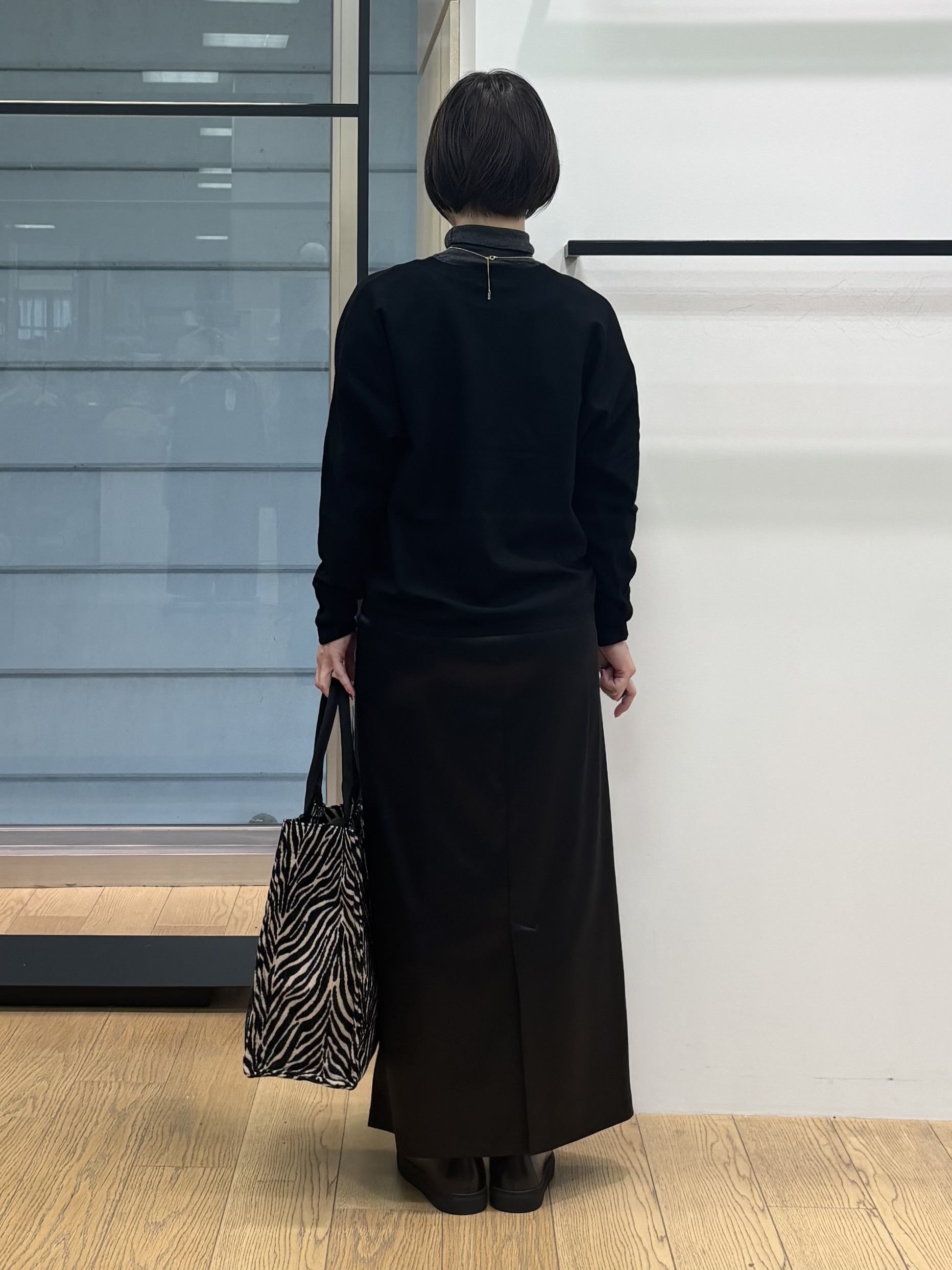 asamiさんの「INDIVI｜【選べる6色／ストレッチ◎】きれいめドルマンスリーブニット」を使ったコーディネート