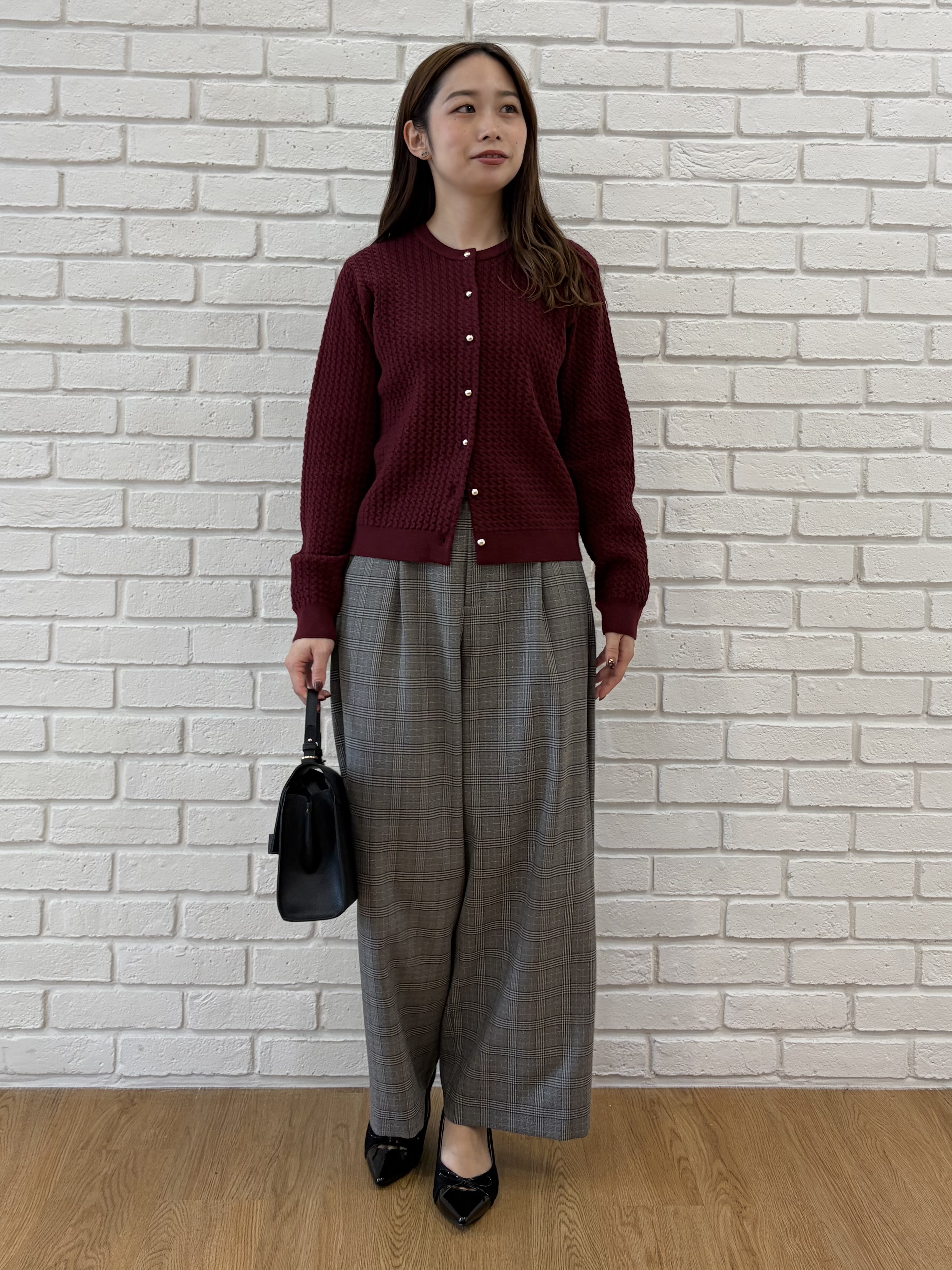 Saekoさんの「Couture brooch｜【通勤にも休日にも】ケーブル カーディガン」を使ったコーディネート