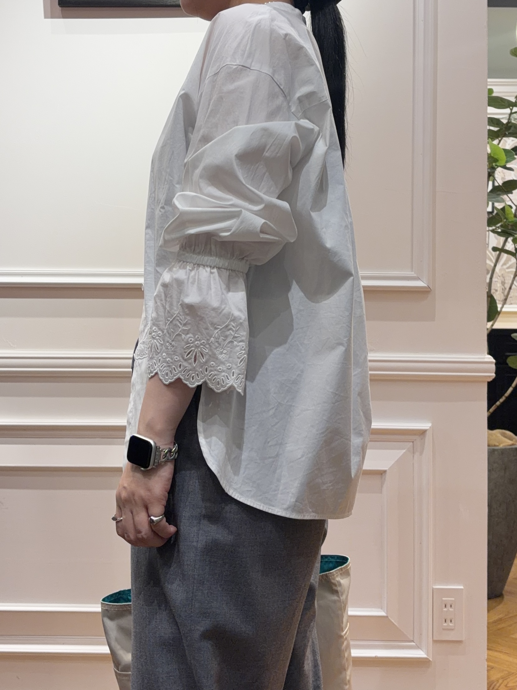 SAKAIさんの「DRESSTERIOR｜【STORY11月号掲載】エンブロイダリーカフスシャツ」を使ったコーディネート
