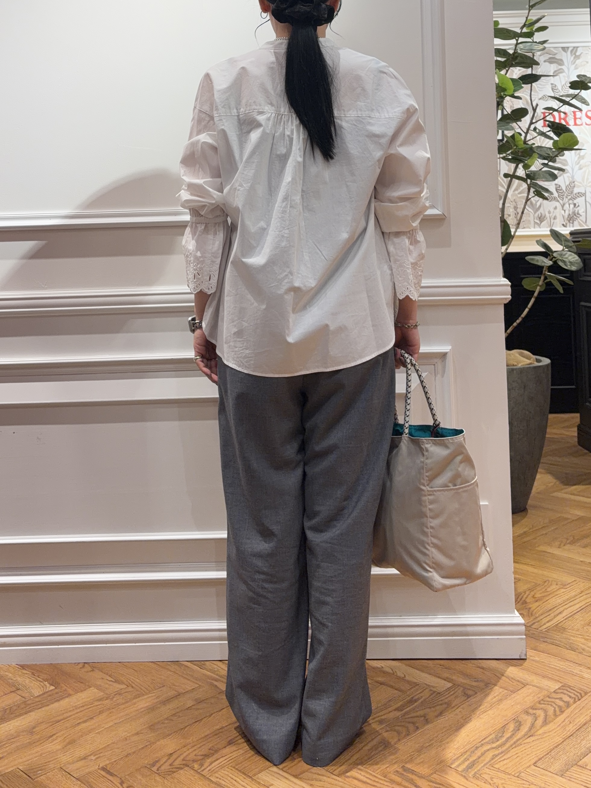 SAKAIさんの「DRESSTERIOR｜【STORY11月号掲載】エンブロイダリーカフスシャツ」を使ったコーディネート