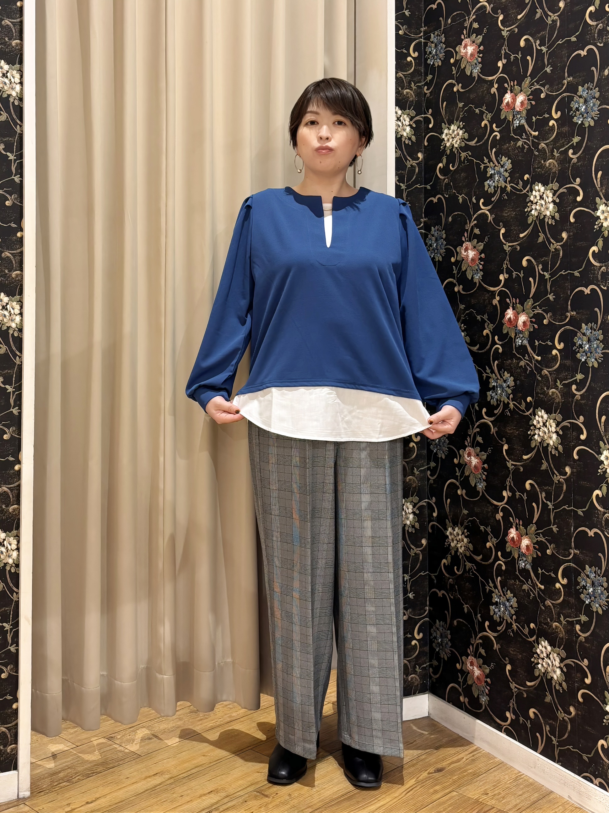たみさんの「SHOO･LA･RUE｜【S-LL/洗濯機可】1枚で完成 アクセいらずのレイヤード風ブラウス」を使ったコーディネート
