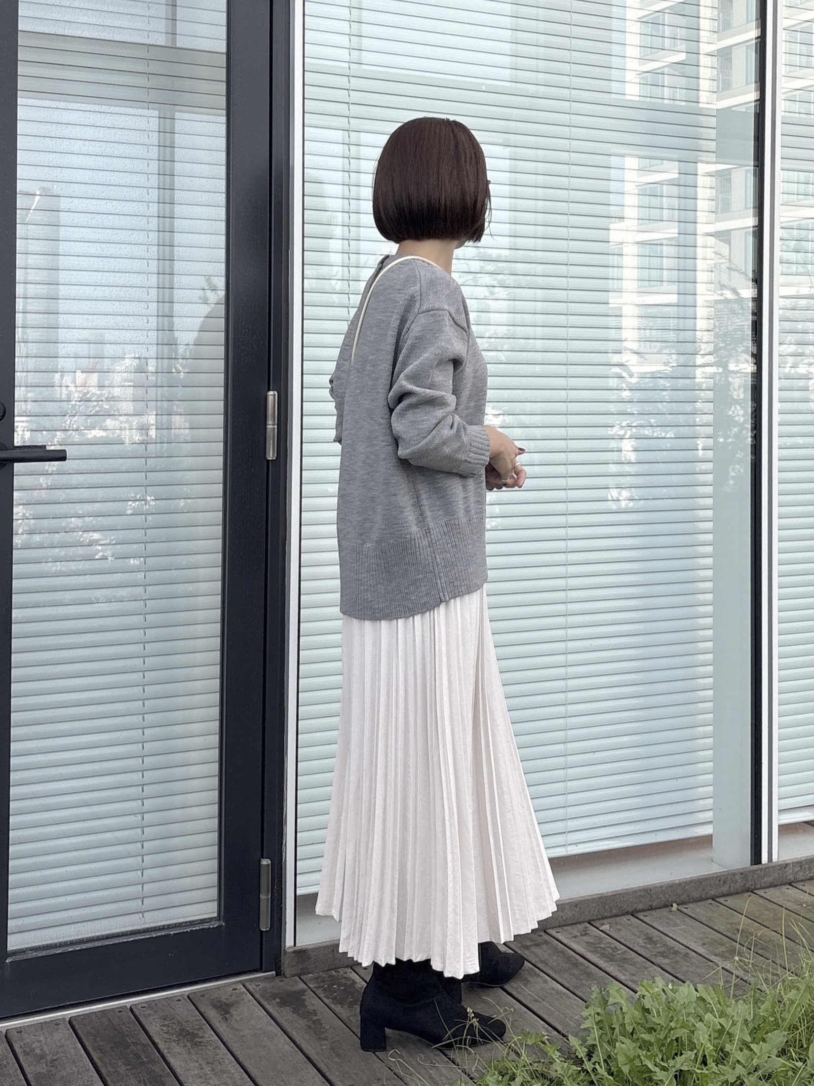 NAKAさんの「OPAQUE.CLIP｜【森絵梨佳さん着用】スウェードライクプリーツスカート《S～LL/5col／洗濯機OK》」を使ったコーディネート