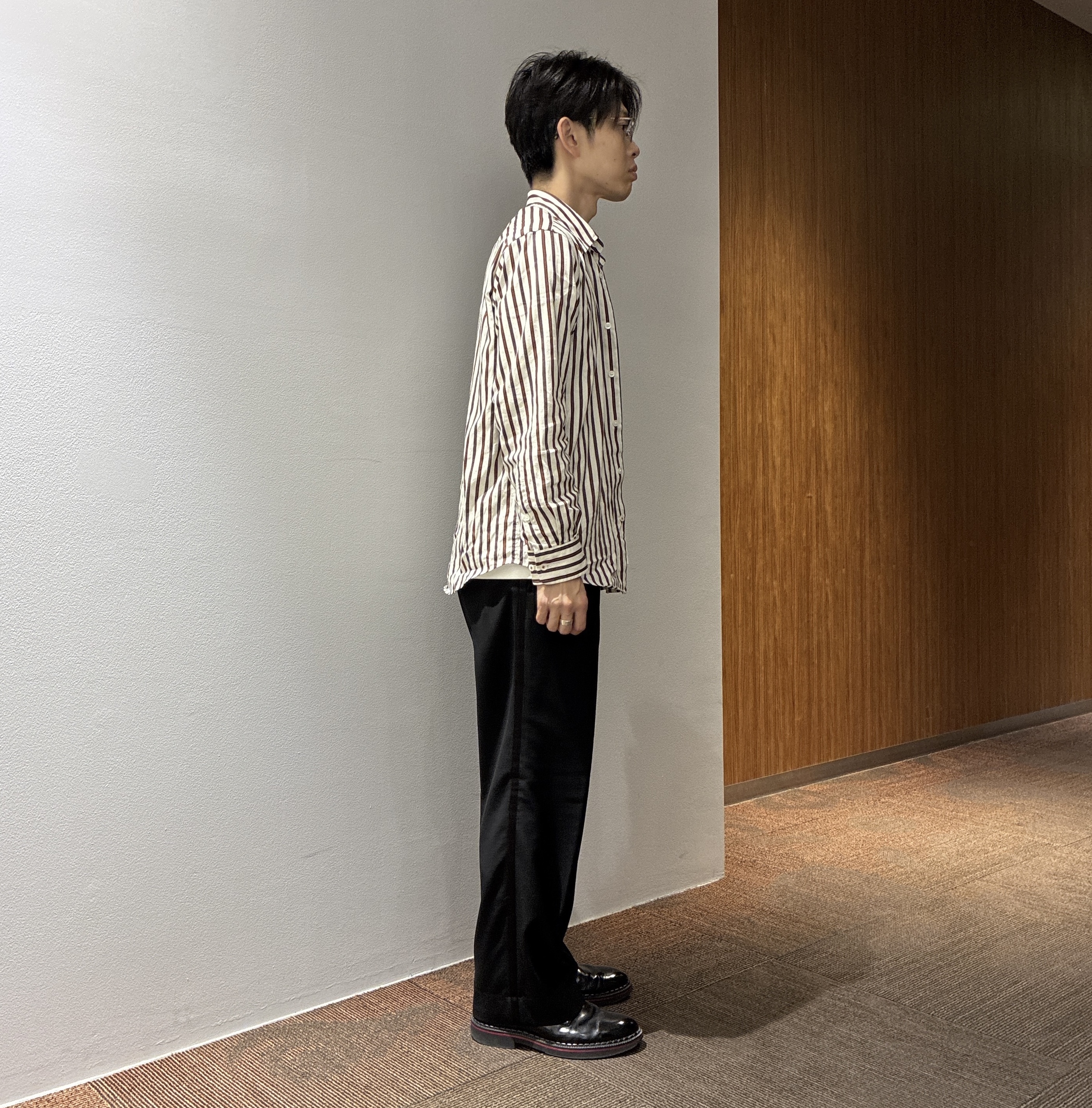 わいずみさんの「TAKEO KIKUCHI｜【BOWLER HAT LABEL】日本製オルタネートストライプシャツ」を使ったコーディネート