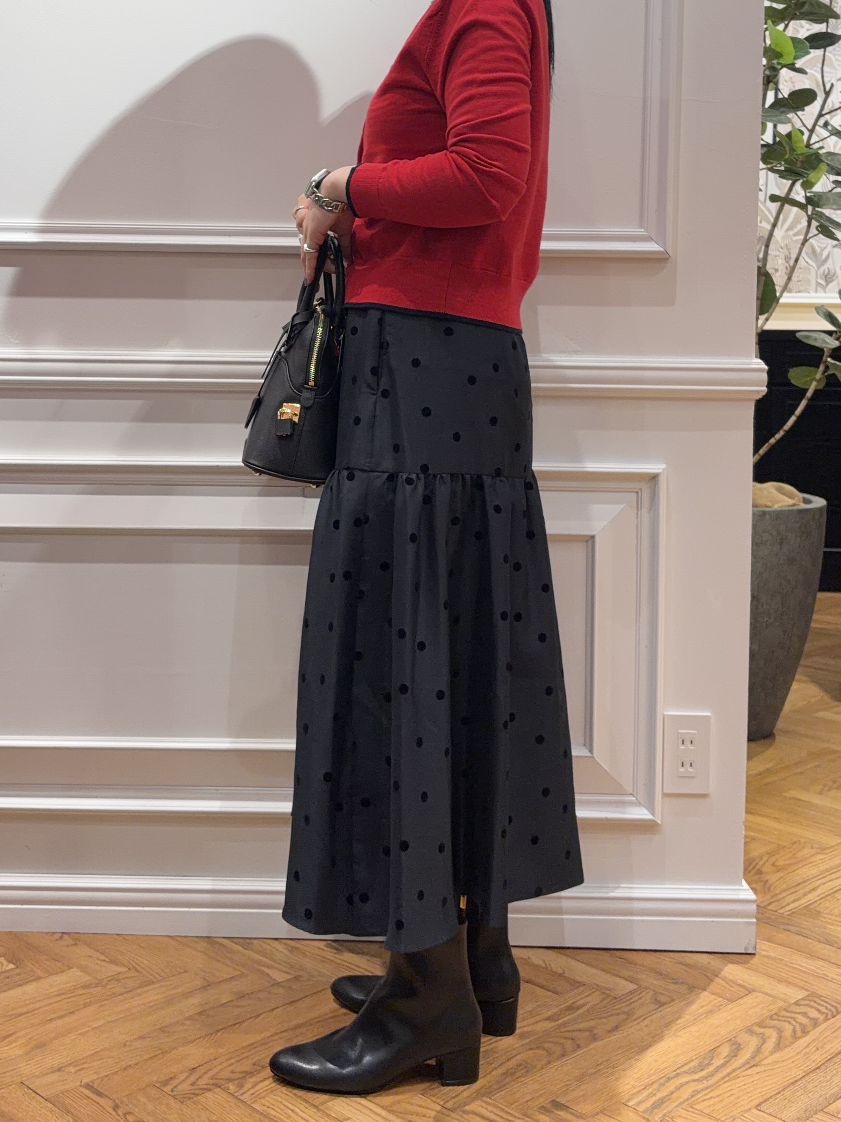 SAKAIさんの「DRESSTERIOR｜【STORY11月号掲載】ゼニアバル―ファキャッシュウールクルーネックカーディガン」を使ったコーディネート