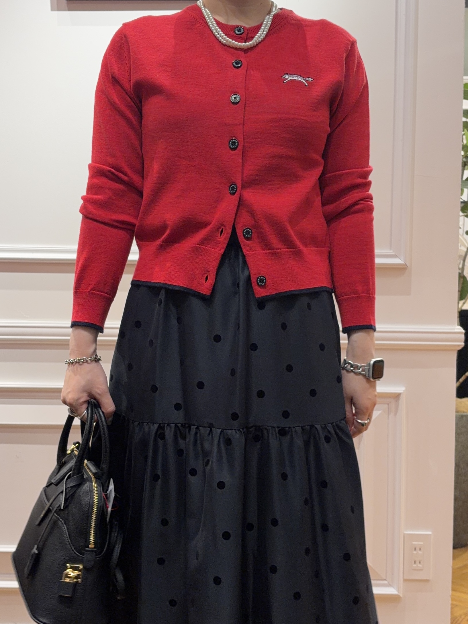 SAKAIさんの「DRESSTERIOR｜【STORY11月号掲載】ゼニアバル―ファキャッシュウールクルーネックカーディガン」を使ったコーディネート