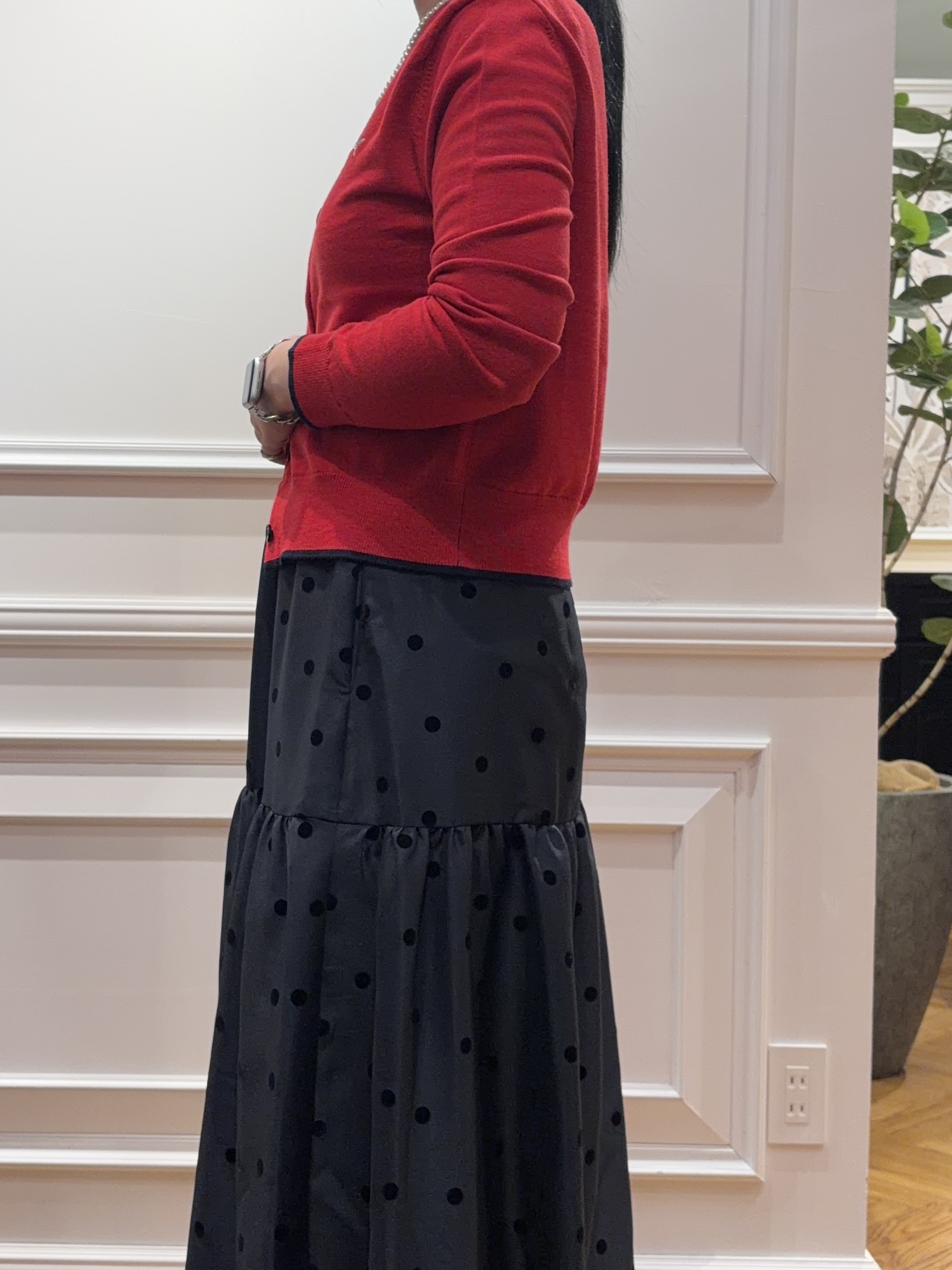 SAKAIさんの「DRESSTERIOR｜【STORY11月号掲載】ゼニアバル―ファキャッシュウールクルーネックカーディガン」を使ったコーディネート