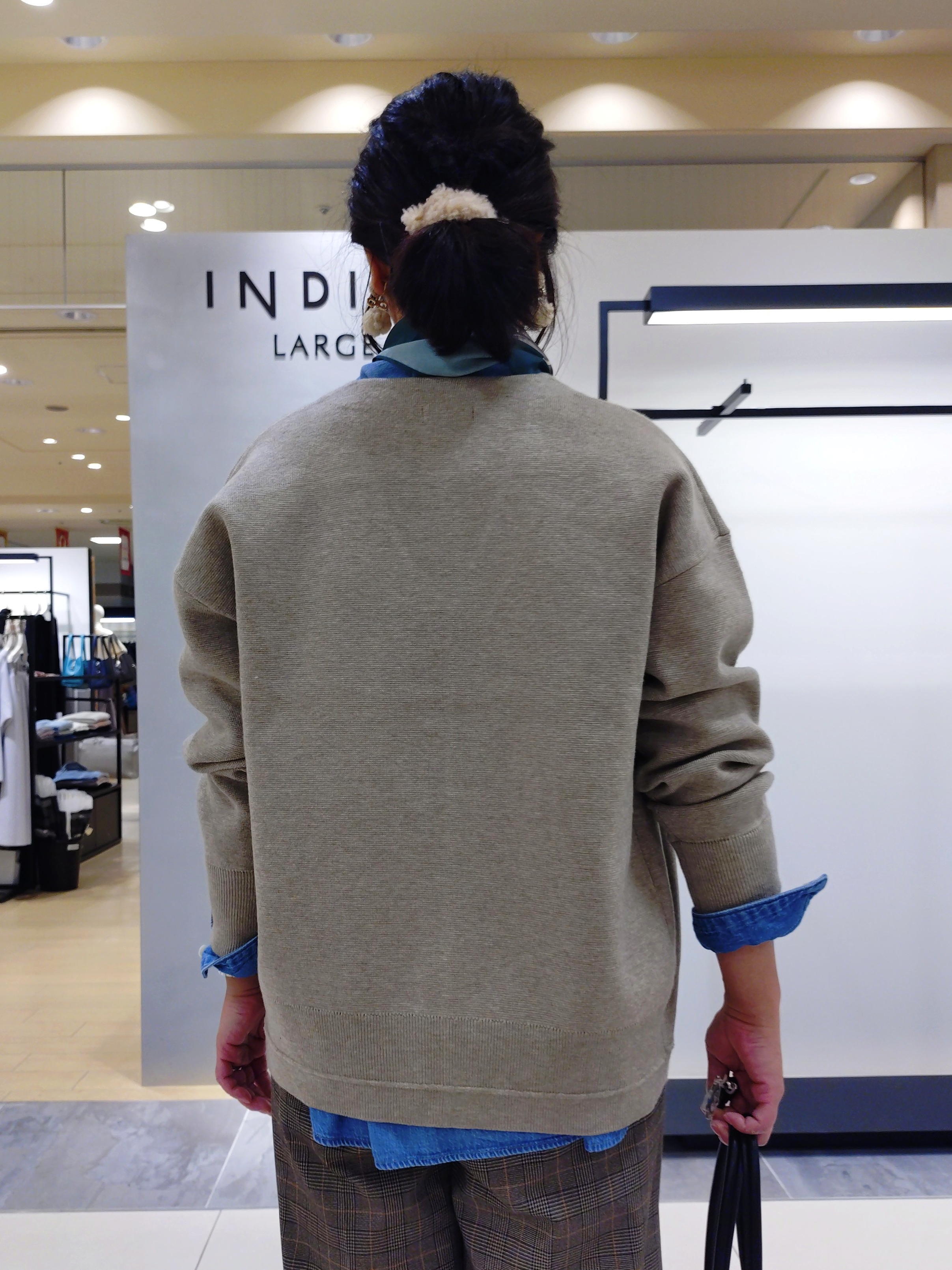 TOMOMIさんの「INDIVI｜【収納力◎／トレンド】スクエアトートバッグ」を使ったコーディネート