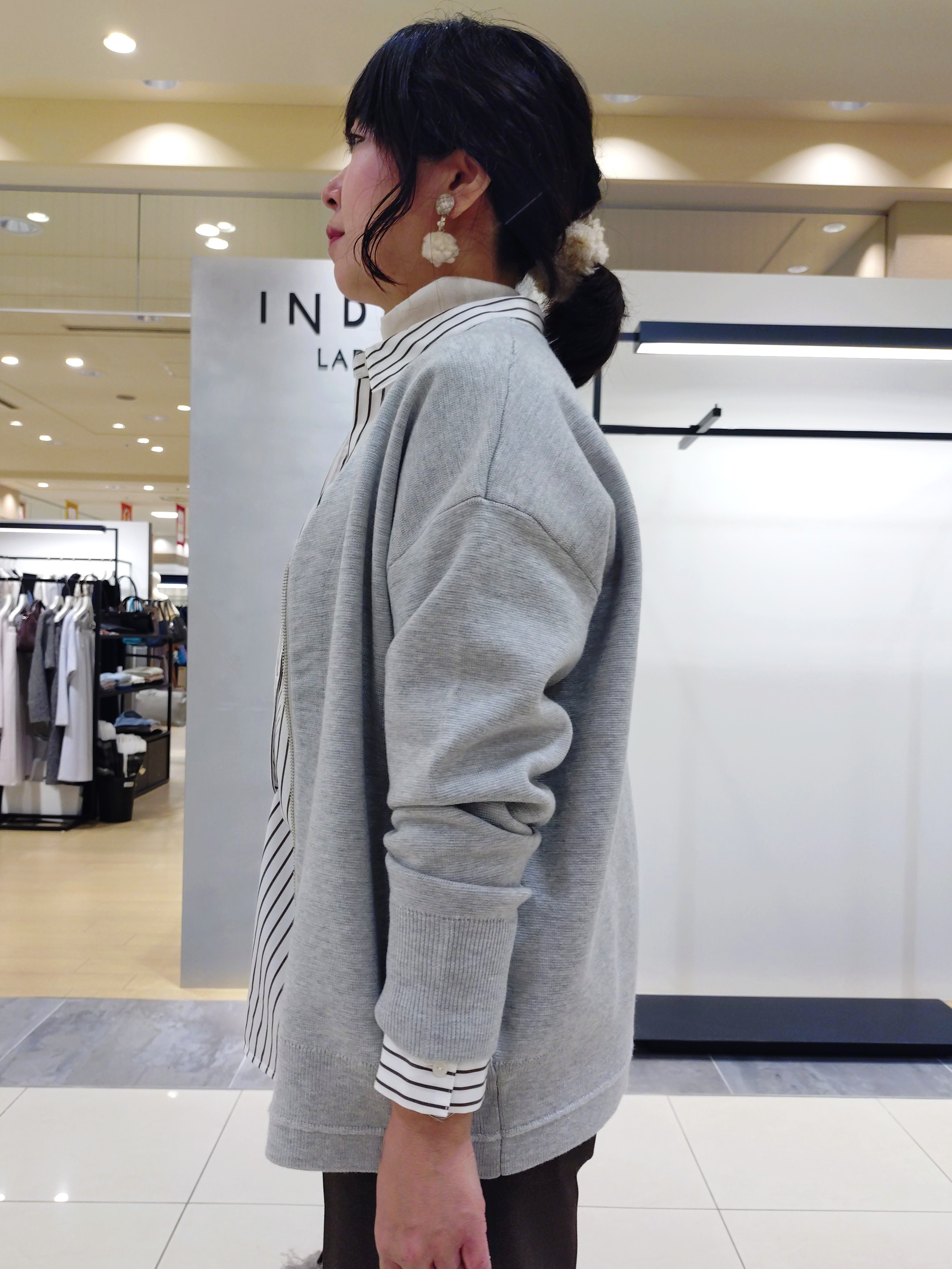 TOMOMIさんの「INDIVI｜【ウールラメ混／軽量】 ハイネックインナーニット」を使ったコーディネート