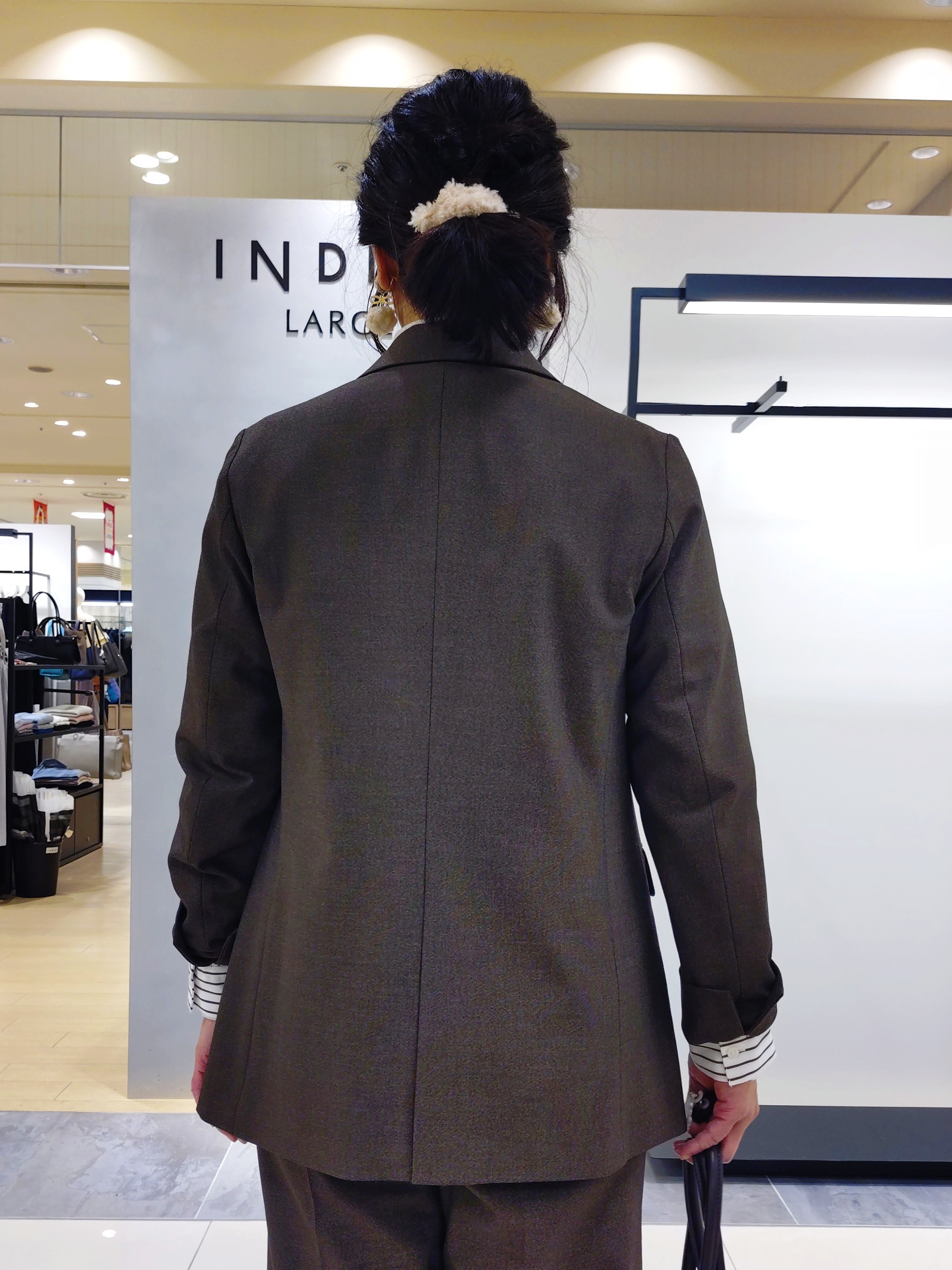 TOMOMIさんの「INDIVI｜【洗濯機OK／ストレッチ◎】秋はじめのダブルジャケット」を使ったコーディネート