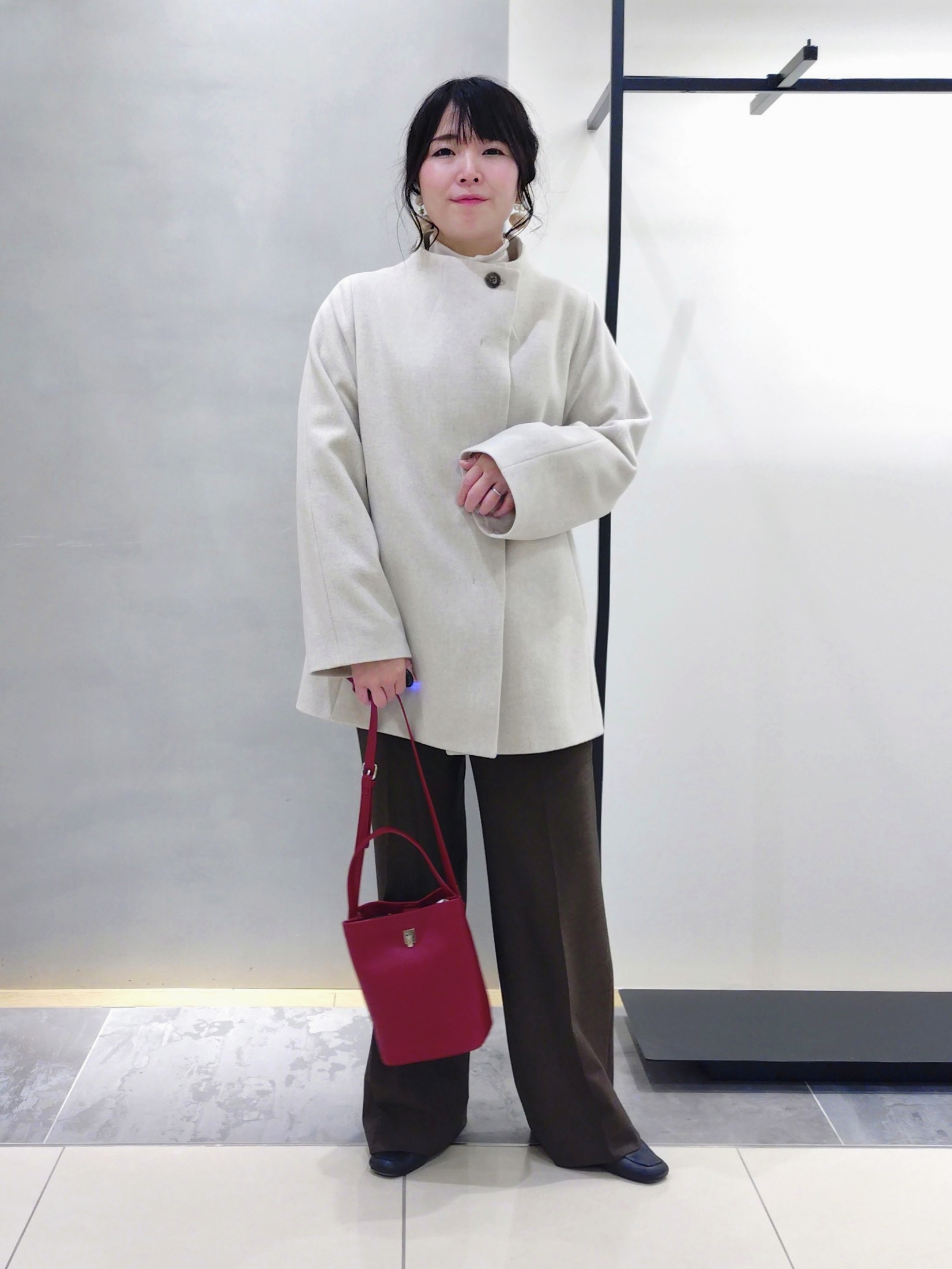 TOMOMIさんの「INDIVI｜【ウールラメ混／軽量】 ハイネックインナーニット」を使ったコーディネート