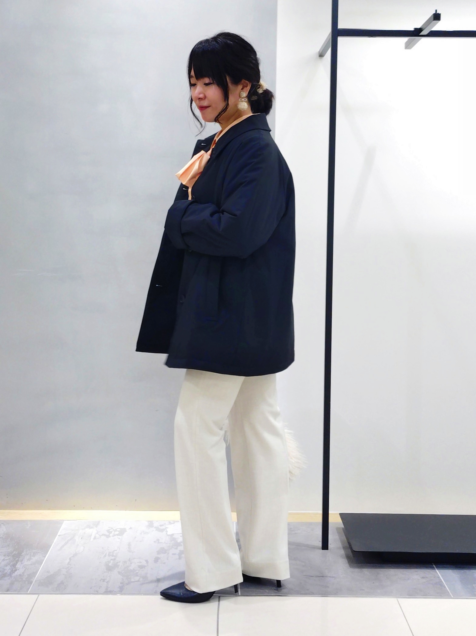 TOMOMIさんの「INDIVI｜【超軽量／蓄熱／撥水】ステンカラー中綿ライトコート」を使ったコーディネート