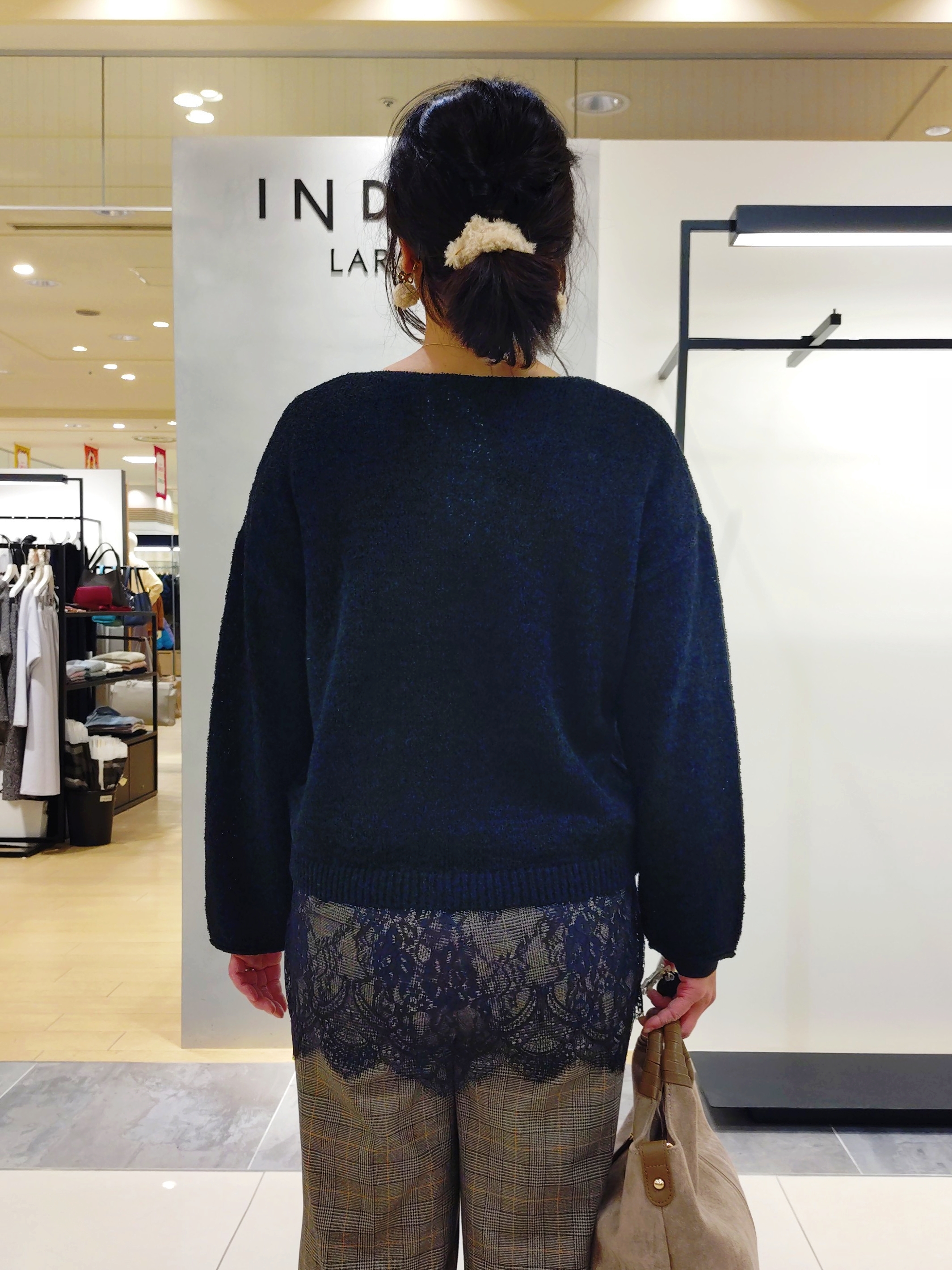 TOMOMIさんの「INDIVI｜【洗濯機OK／ストレッチ◎】ストレートワイドパンツ」を使ったコーディネート