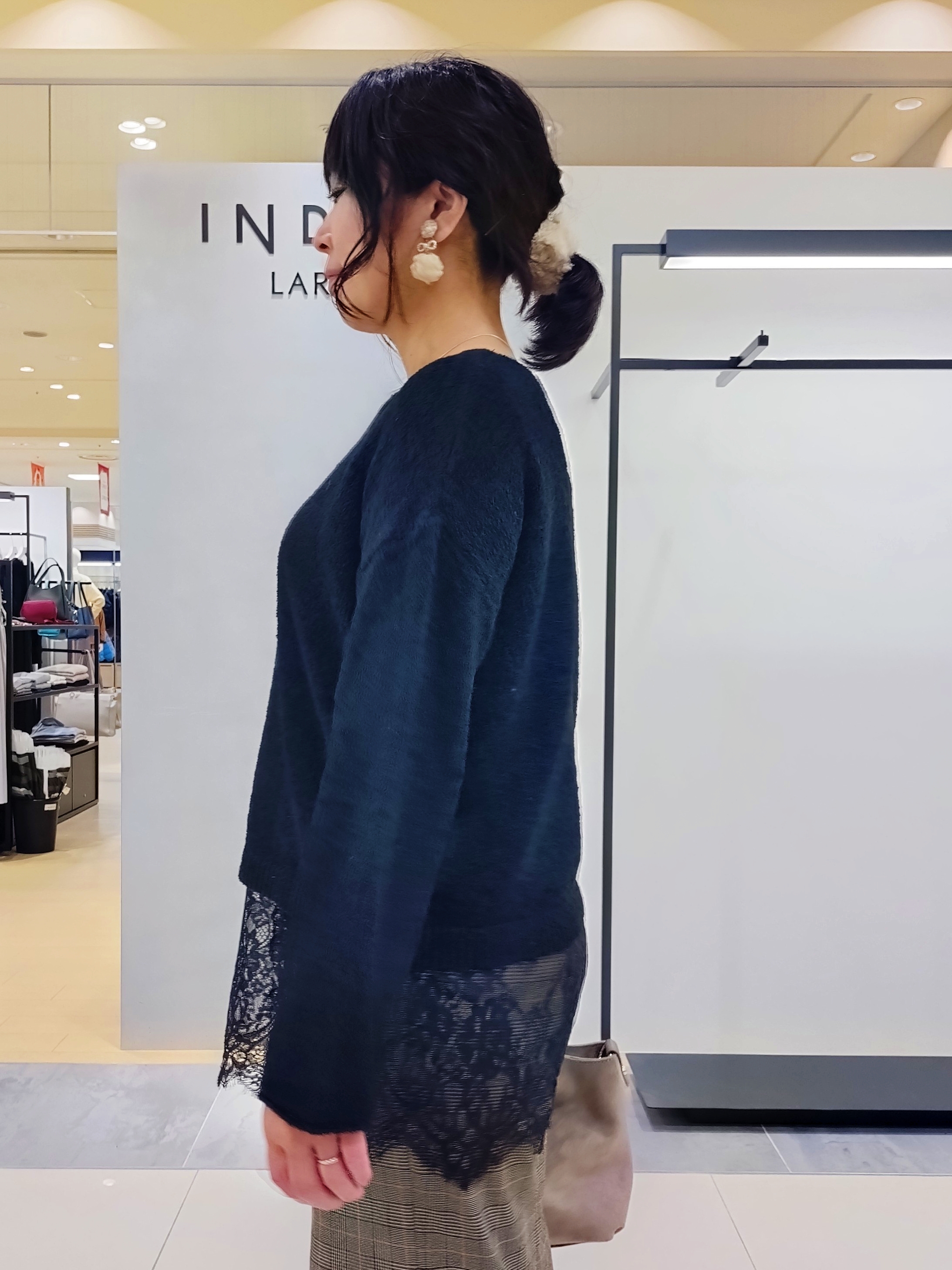 TOMOMIさんの「INDIVI｜【洗濯機OK／ストレッチ◎】ストレートワイドパンツ」を使ったコーディネート