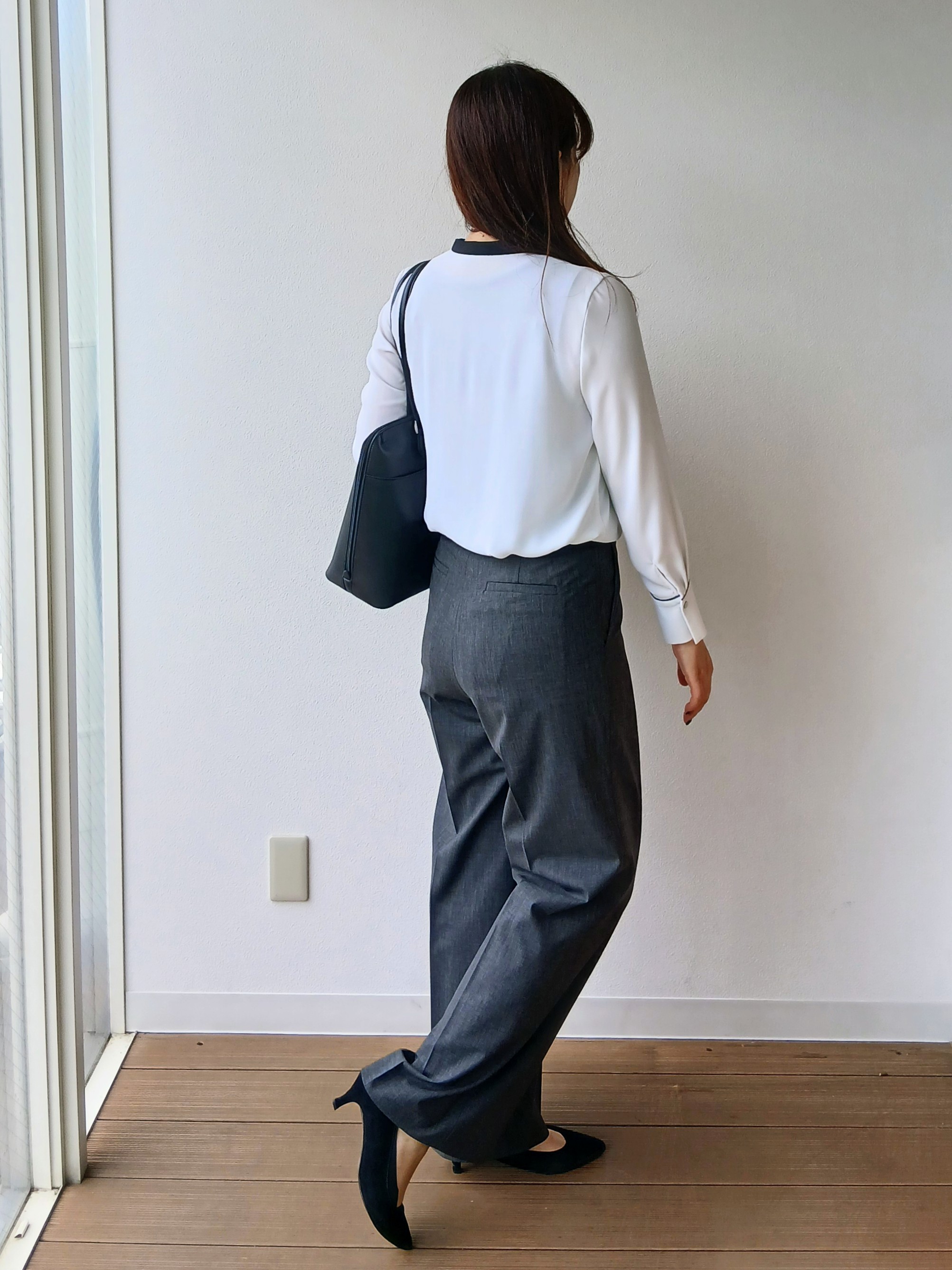 なみきさんの「UNTITLED｜【スーツインナー/仕事着】配色ラインブラウス」を使ったコーディネート