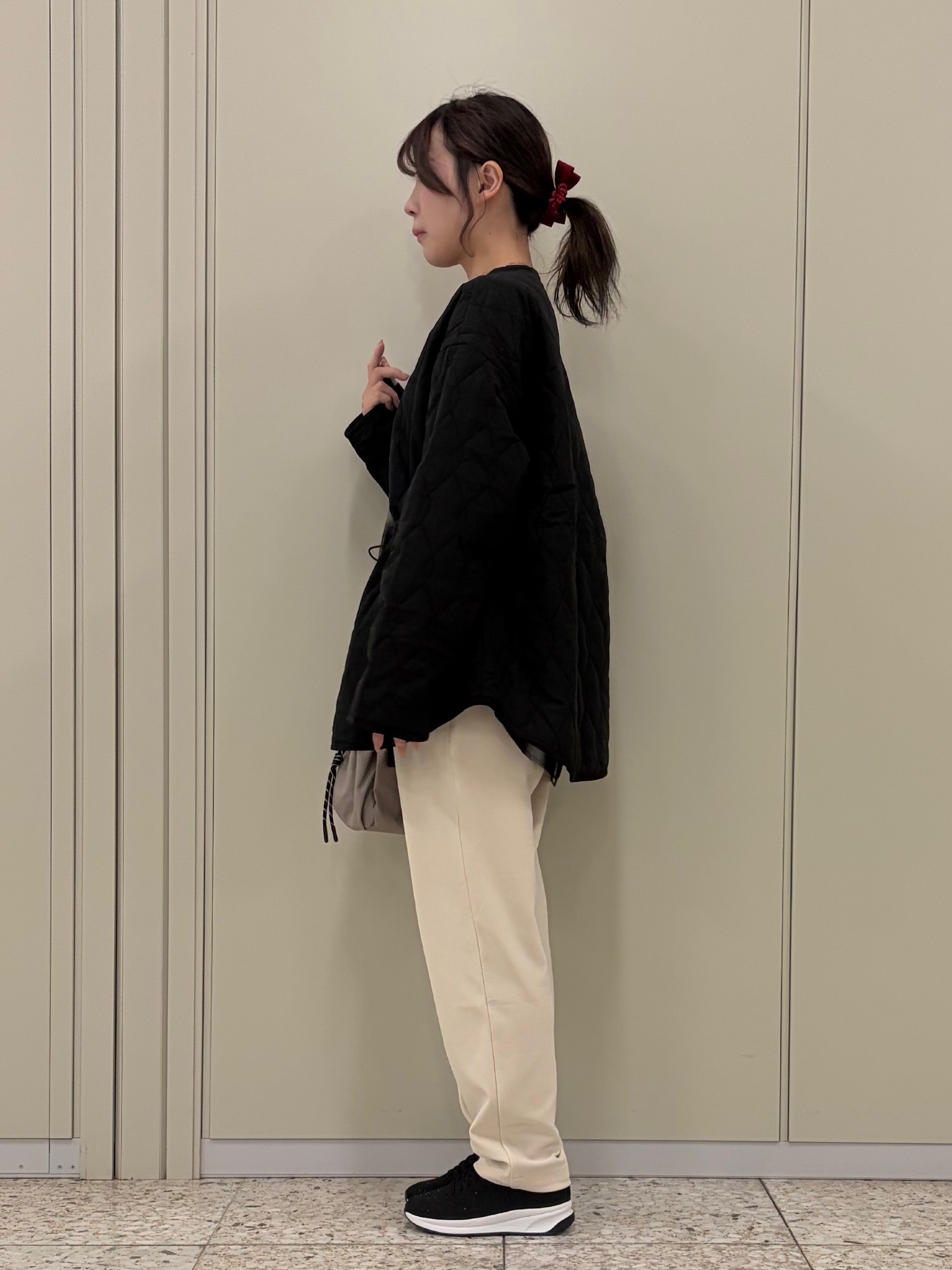 ひよりん⭐️さんの「SHOO･LA･RUE｜【撥水/S-LL/洗濯機可】ウエスト絞れる キルト中綿ジャケット」を使ったコーディネート