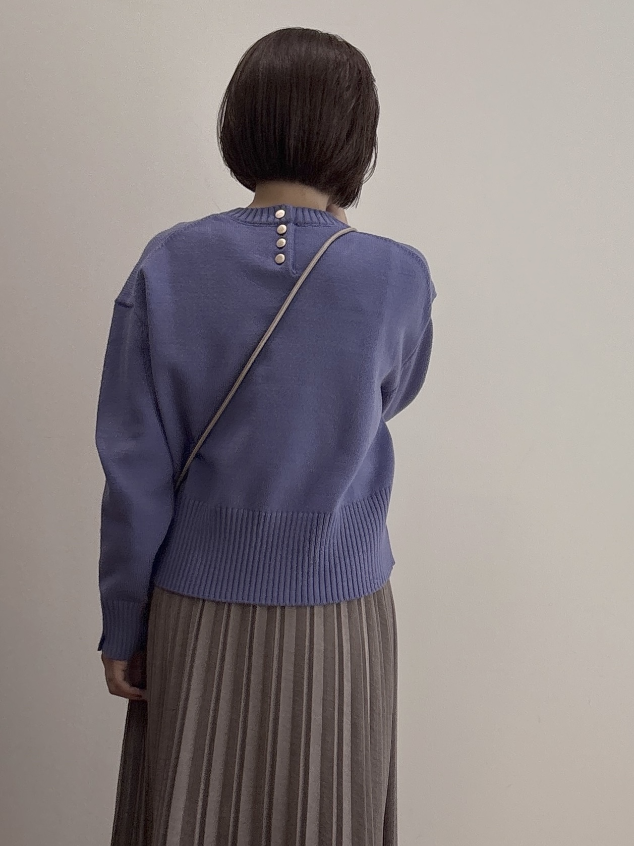 NAKAさんの「OPAQUE.CLIP｜【森絵梨佳さん着用】スウェードライクプリーツスカート《S～LL/5col／洗濯機OK》」を使ったコーディネート