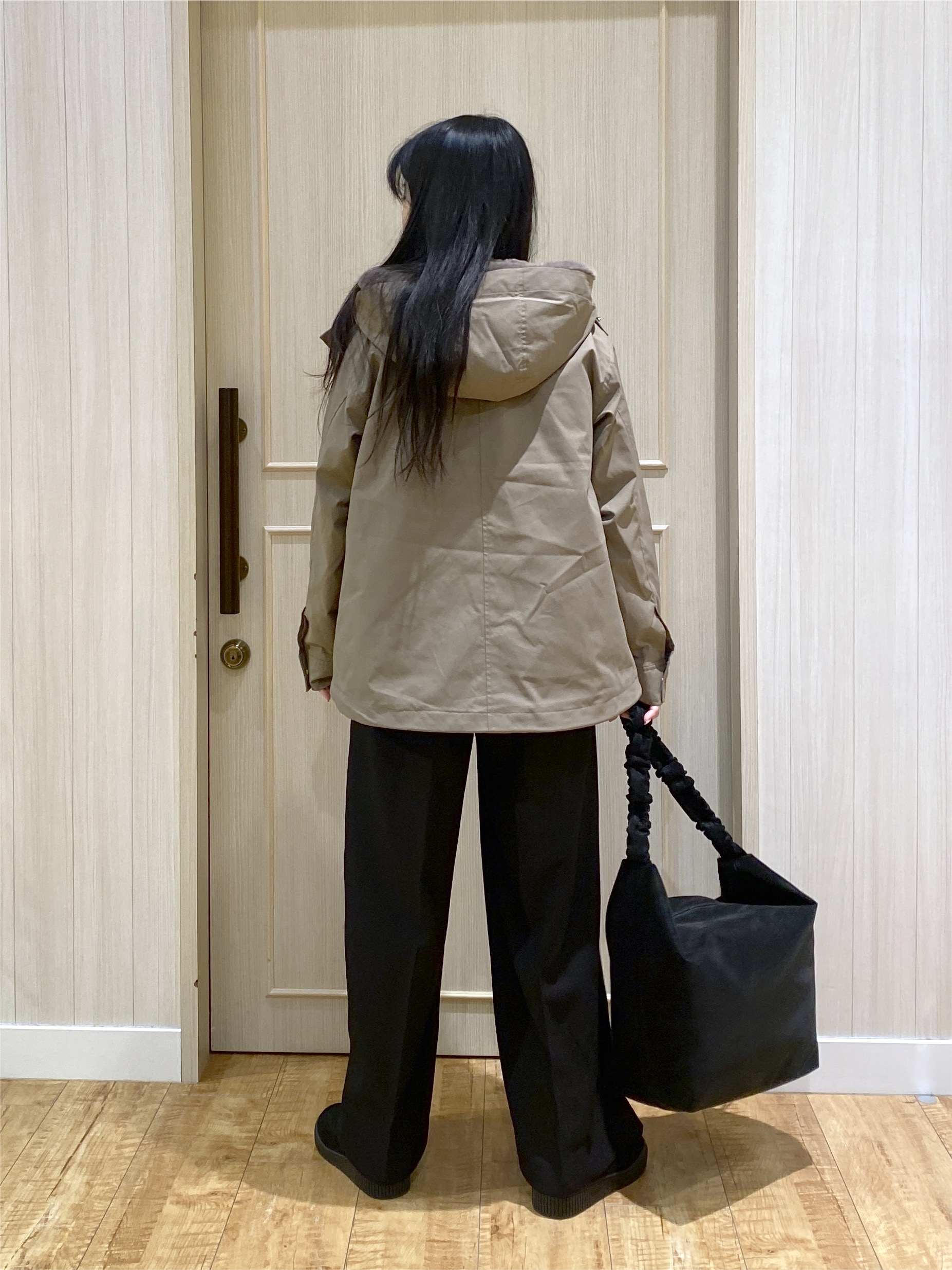 ERIさんの「SHOO･LA･RUE｜【洗濯機可/撥水/マルチWAY】ファーライナー付き 毎日欲張りマンパ」を使ったコーディネート