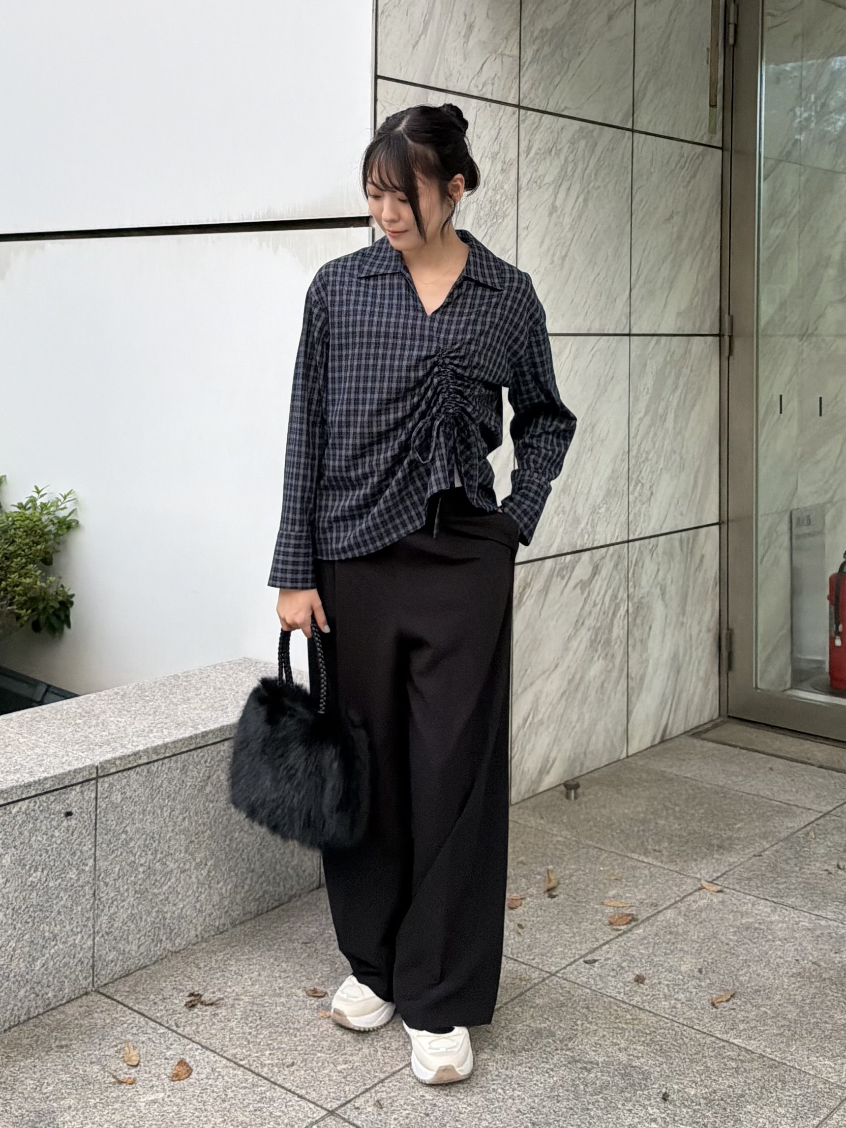 ririkaさんの「INDIVI｜バイアスシャーリングチェックシャツ【LIVE紹介／上枝みどりさん着用】」を使ったコーディネート