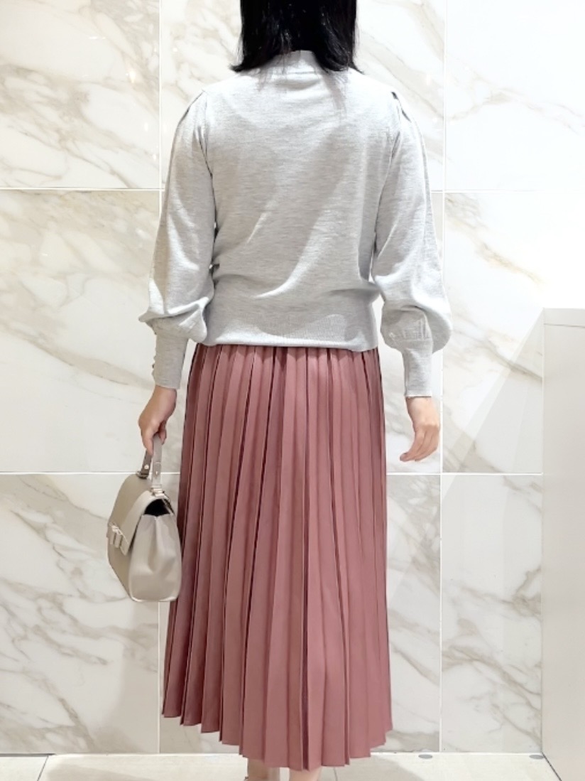 しおりさんの「index｜カシミヤタッチハイネックニット【洗濯機OK／抗ピリング】」を使ったコーディネート