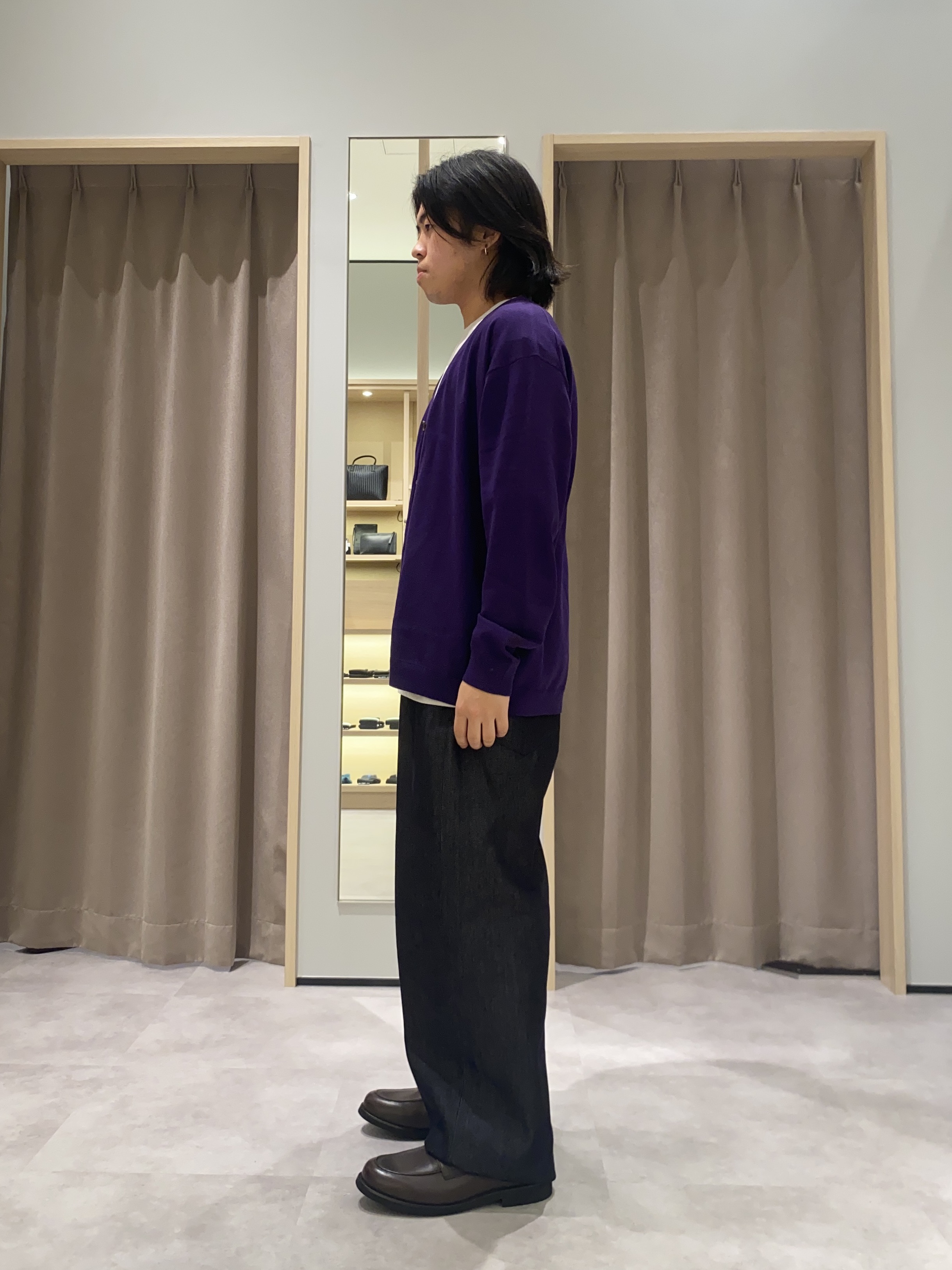 宍戸幸太さんの「TAKEO KIKUCHI｜アンチピリング ニット カーディガン」を使ったコーディネート