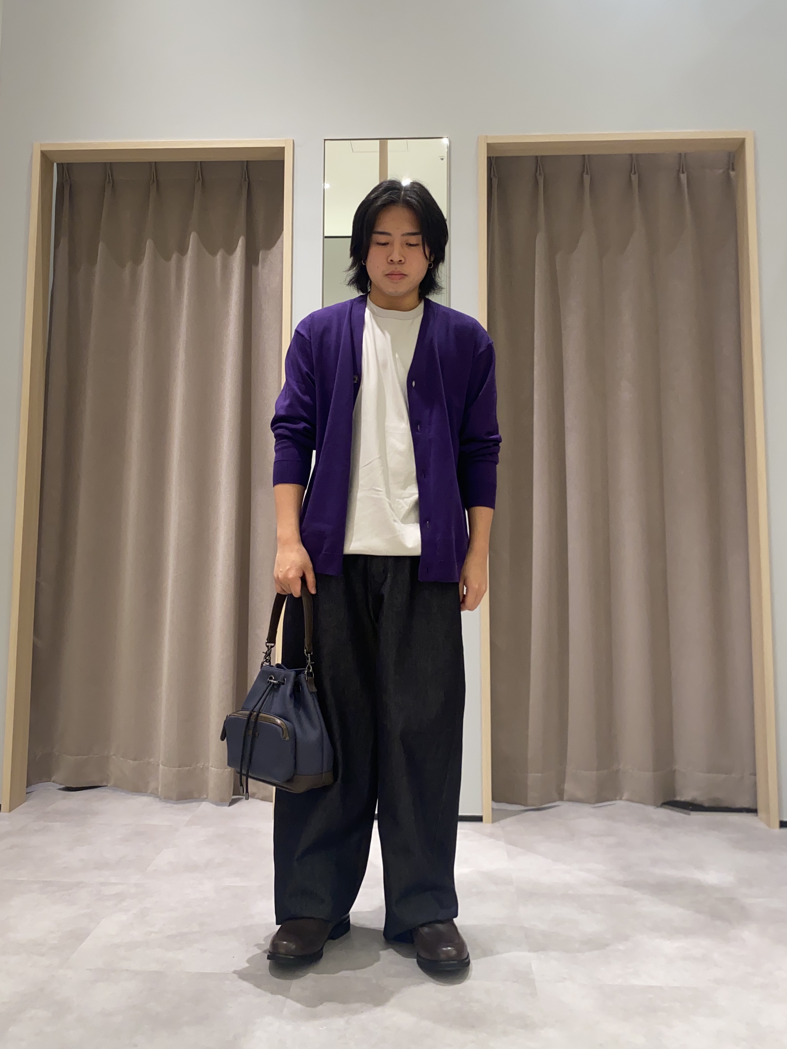 宍戸幸太さんの「TAKEO KIKUCHI｜アンチピリング ニット カーディガン」を使ったコーディネート