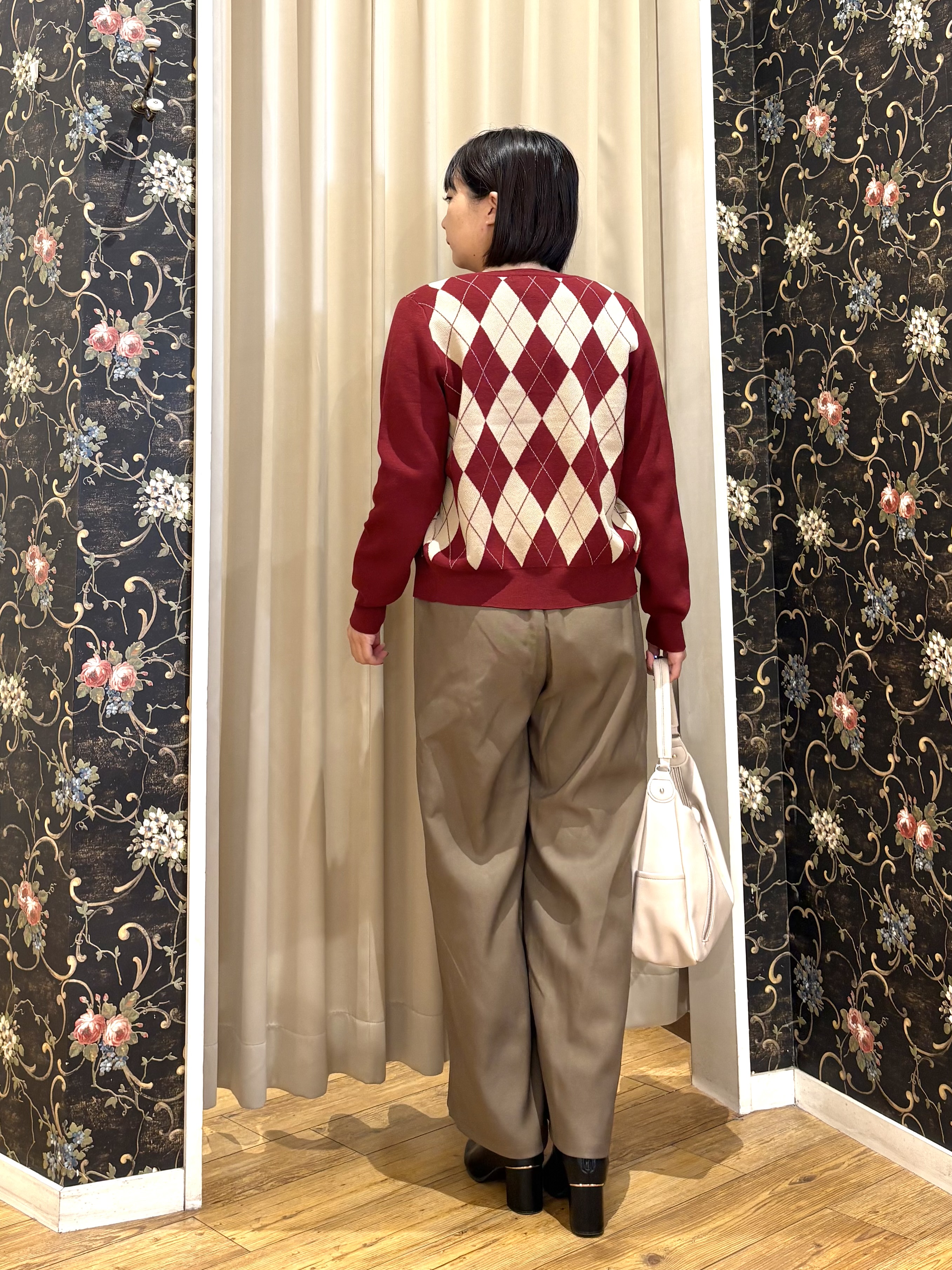 ネリさんの「SHOO･LA･RUE｜【洗濯機可/S-LL】ドット&アーガイル柄が目を惹くニットカーディガン」を使ったコーディネート
