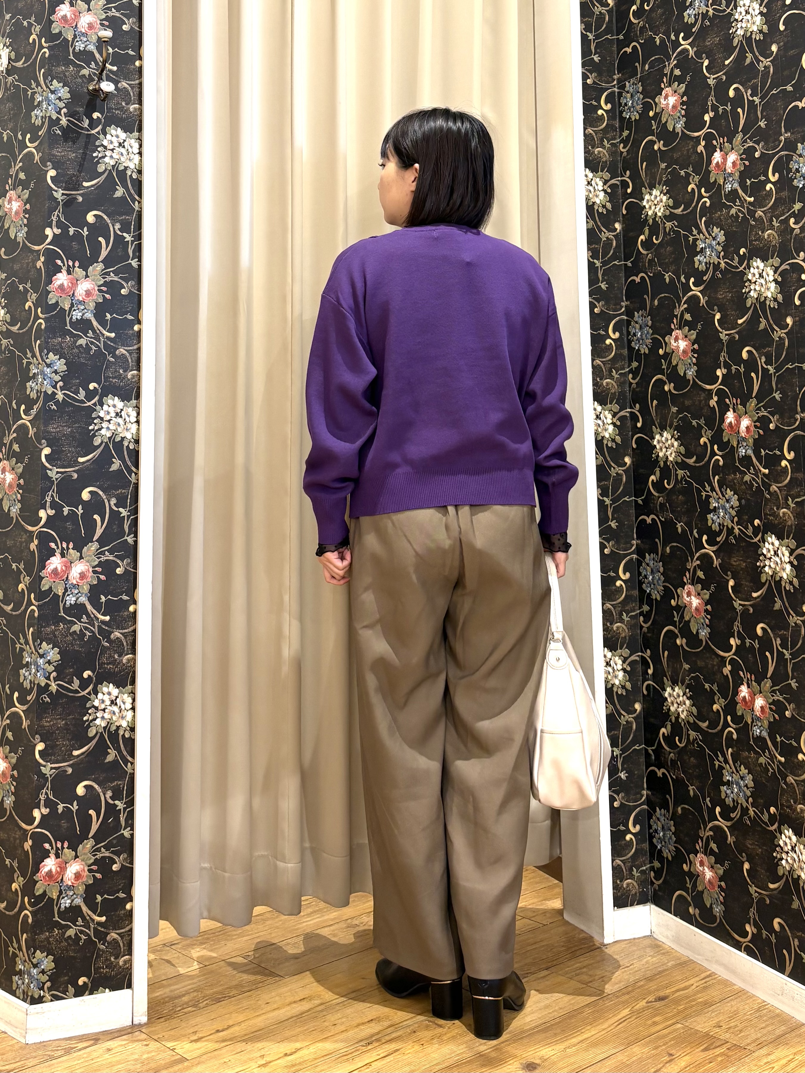 ネリさんの「SHOO･LA･RUE｜【S-LL/洗濯機可】コーデにプラスするだけで垢抜ける 柄アソートシアーチュールトップス」を使ったコーディネート
