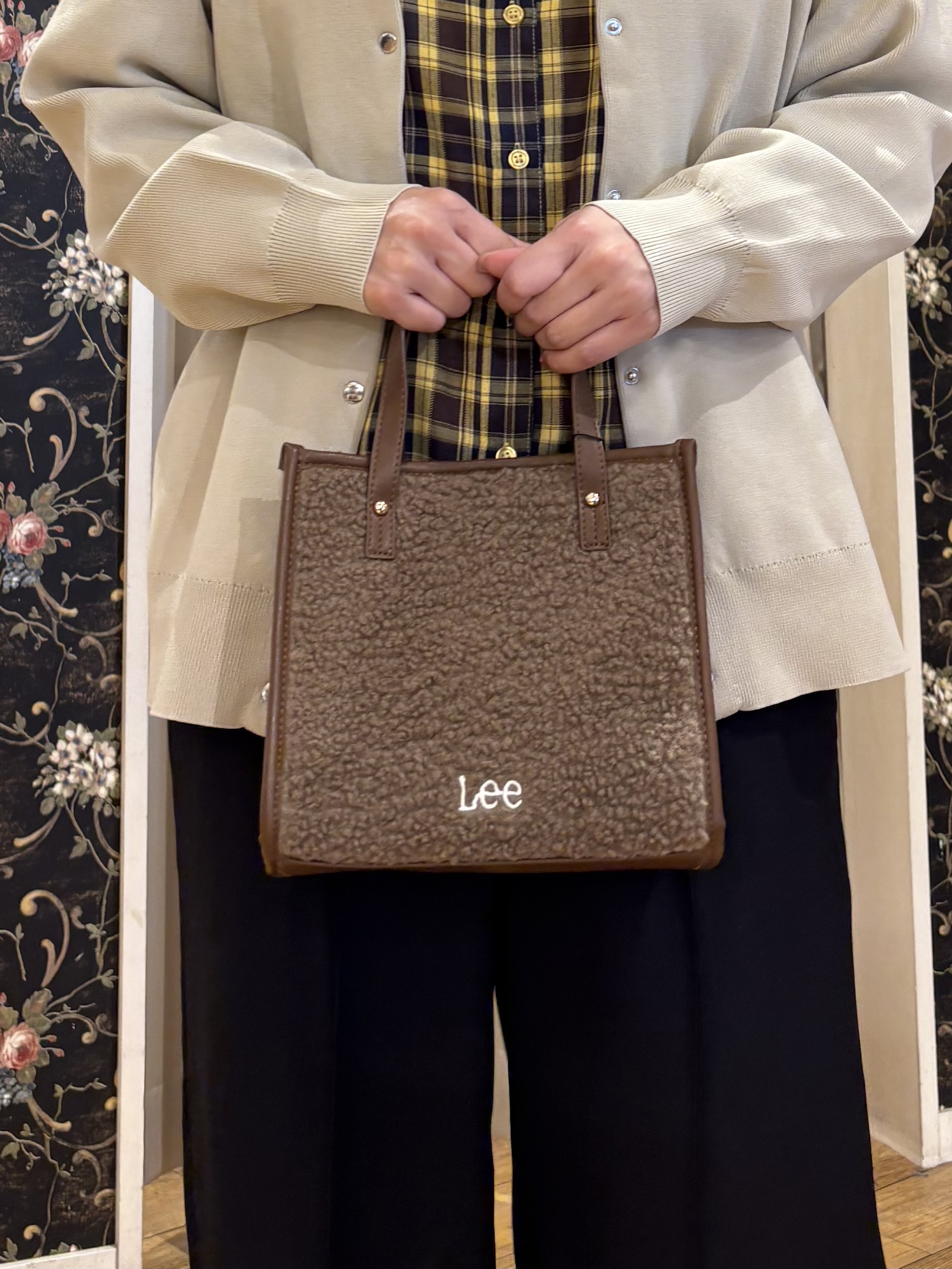 ネリさんの「SHOO･LA･RUE｜【セットアップ可/洗濯機可】軽やかに羽織れる スポンディッシュ ニットカーディガン」を使ったコーディネート