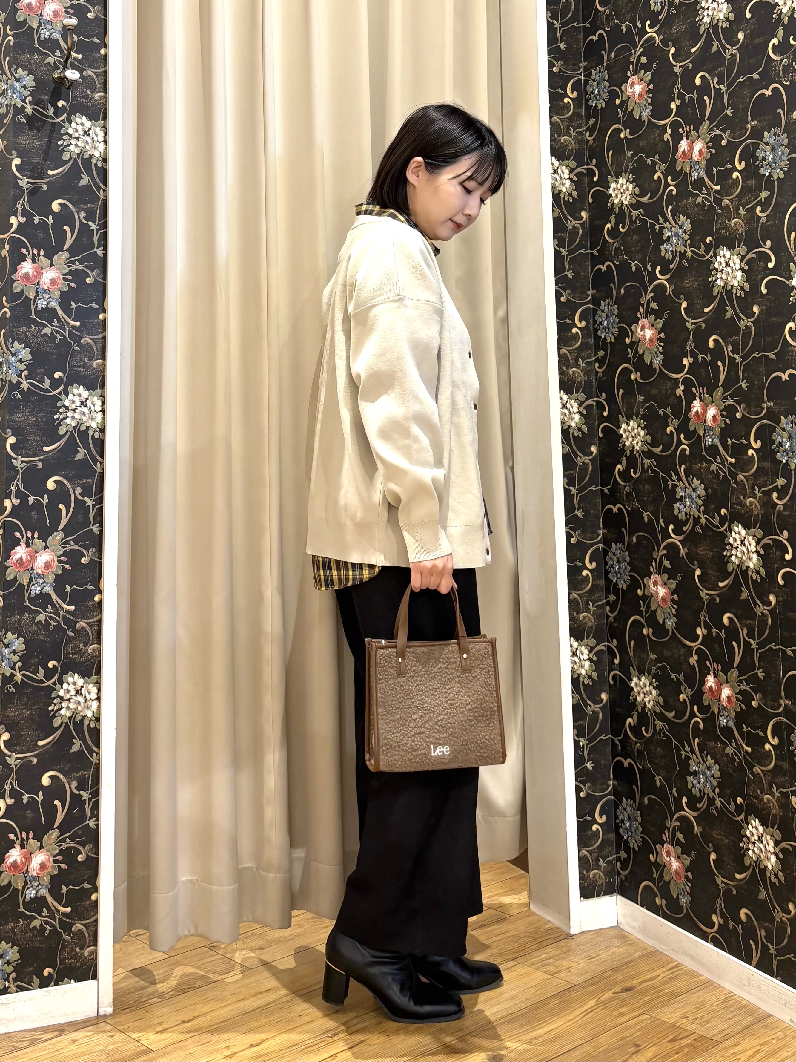 ネリさんの「SHOO･LA･RUE｜【セットアップ可/洗濯機可】軽やかに羽織れる スポンディッシュ ニットカーディガン」を使ったコーディネート