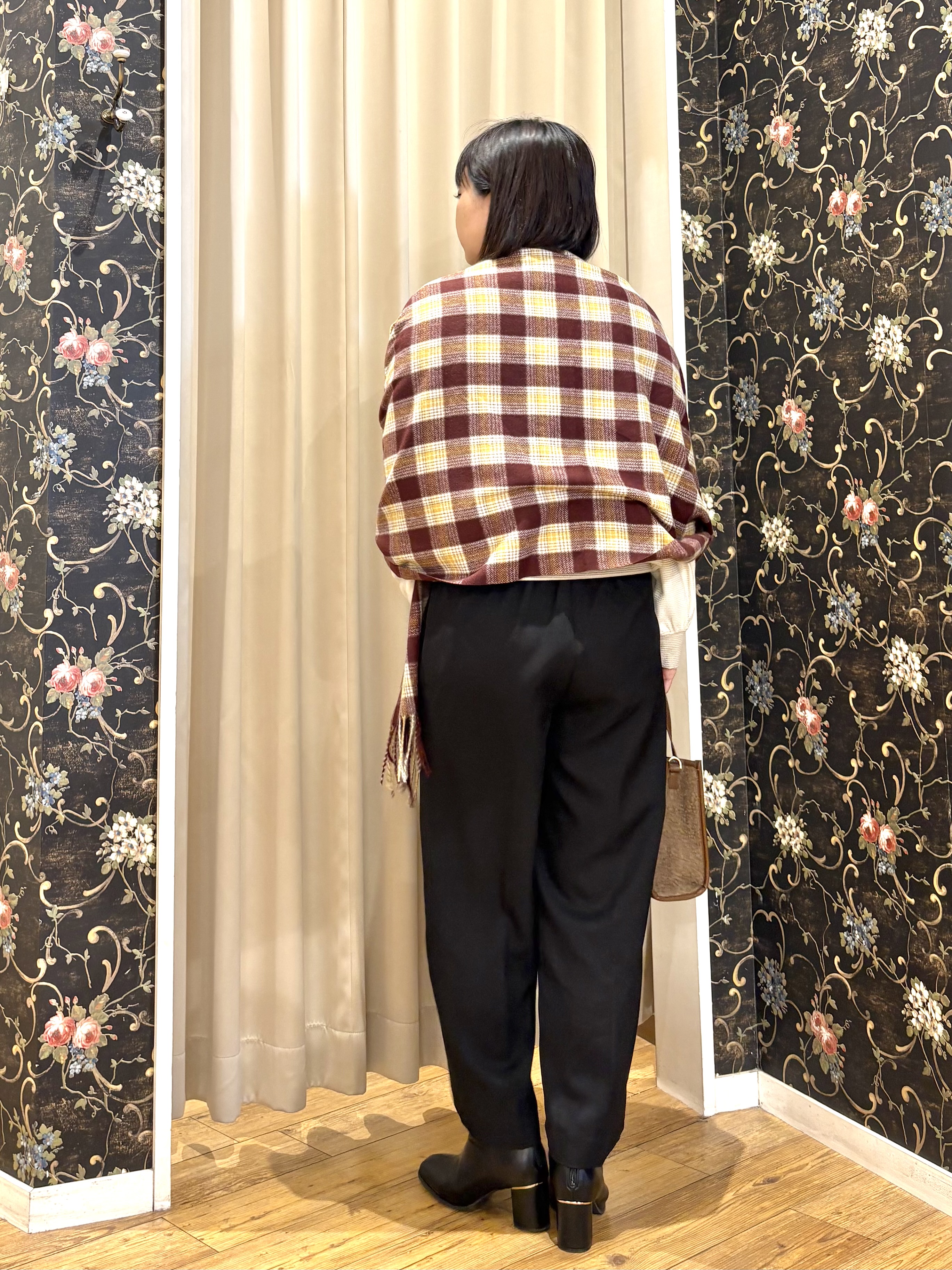 ネリさんの「SHOO･LA･RUE｜【S-LL/洗濯機可】華やかラメワッフル 配色トップス」を使ったコーディネート