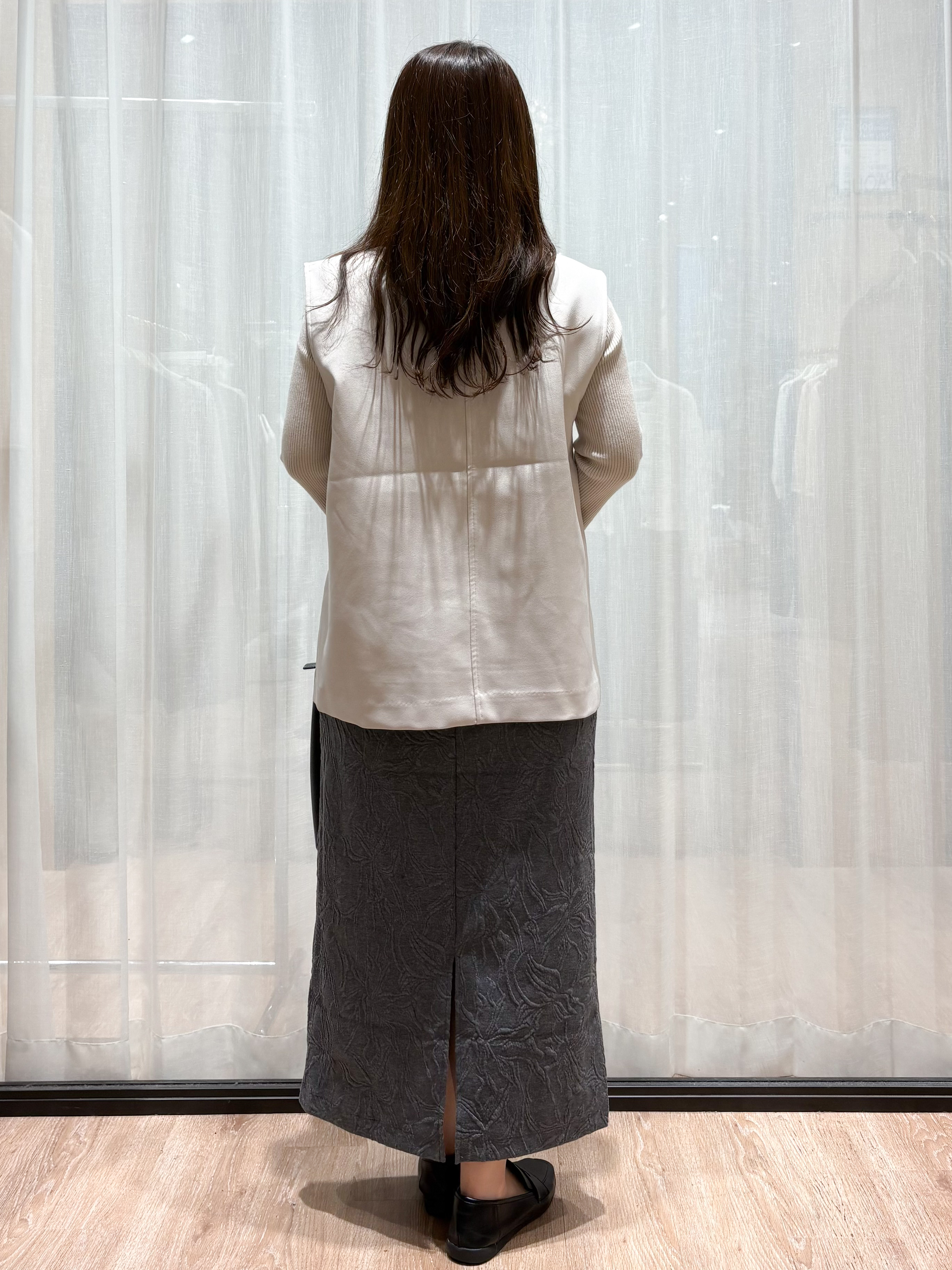 かなさんの「OPAQUE.CLIP｜《ツインセット》Vネックベスト&times;ハイネックリブニット【洗濯機OK】」を使ったコーディネート