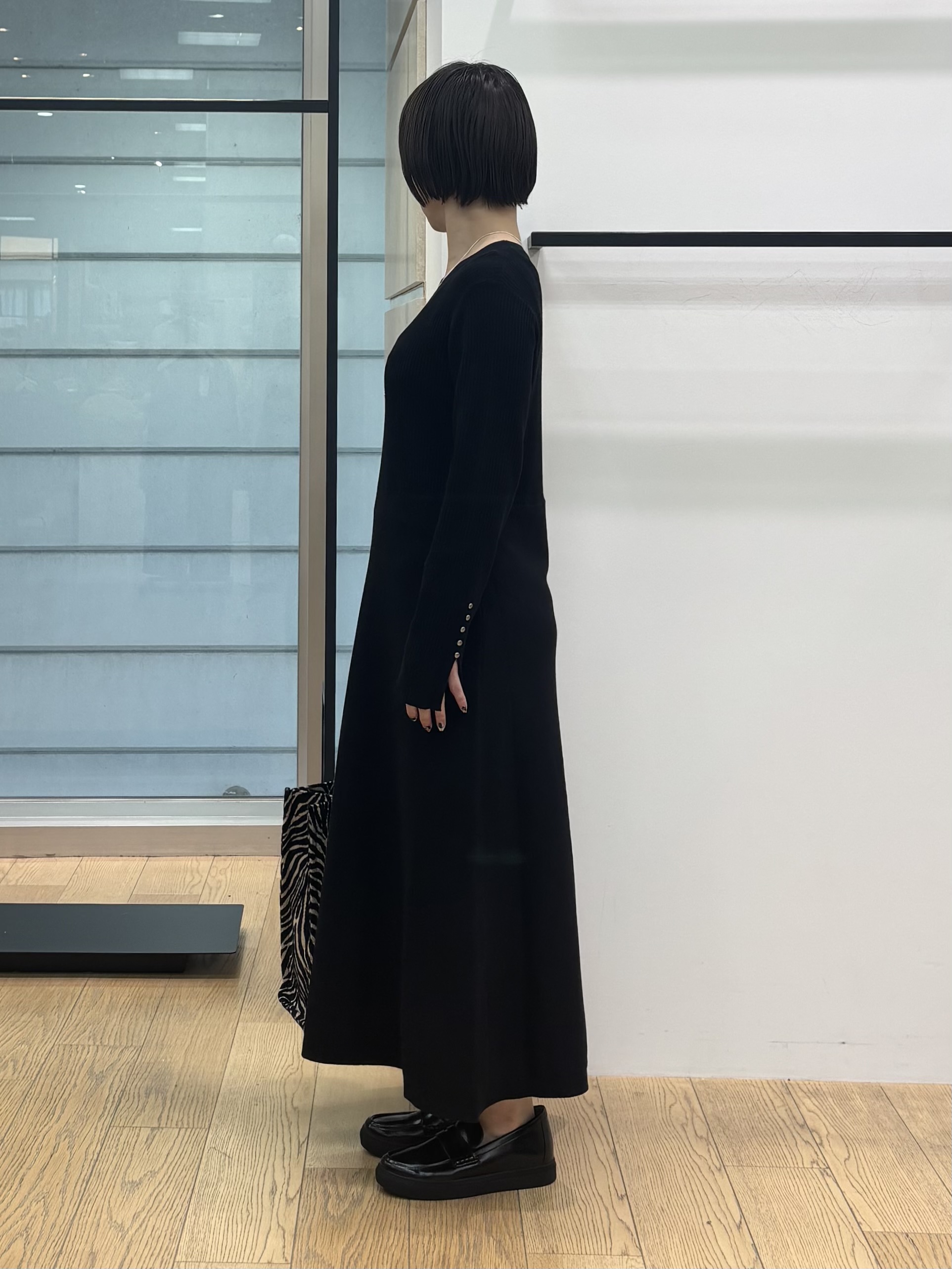 asamiさんの「INDIVI｜【一着でコーデ完成！】ニットコンビ 美スタイルワンピース」を使ったコーディネート