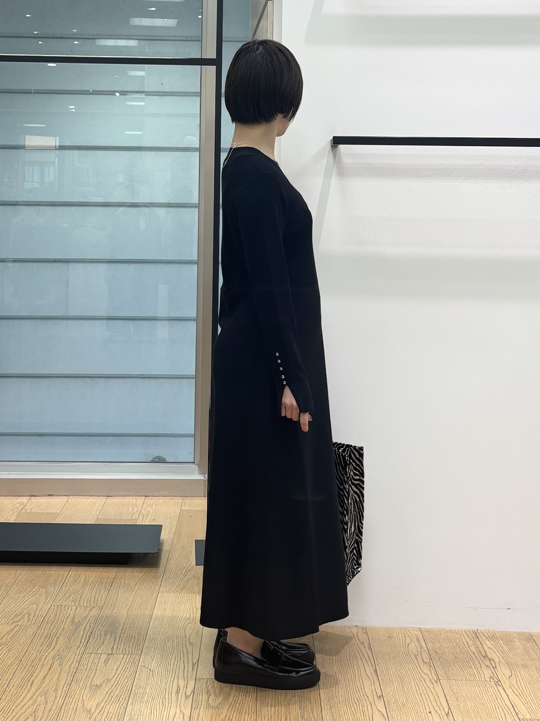 asamiさんの「INDIVI｜【一着でコーデ完成！】ニットコンビ 美スタイルワンピース」を使ったコーディネート