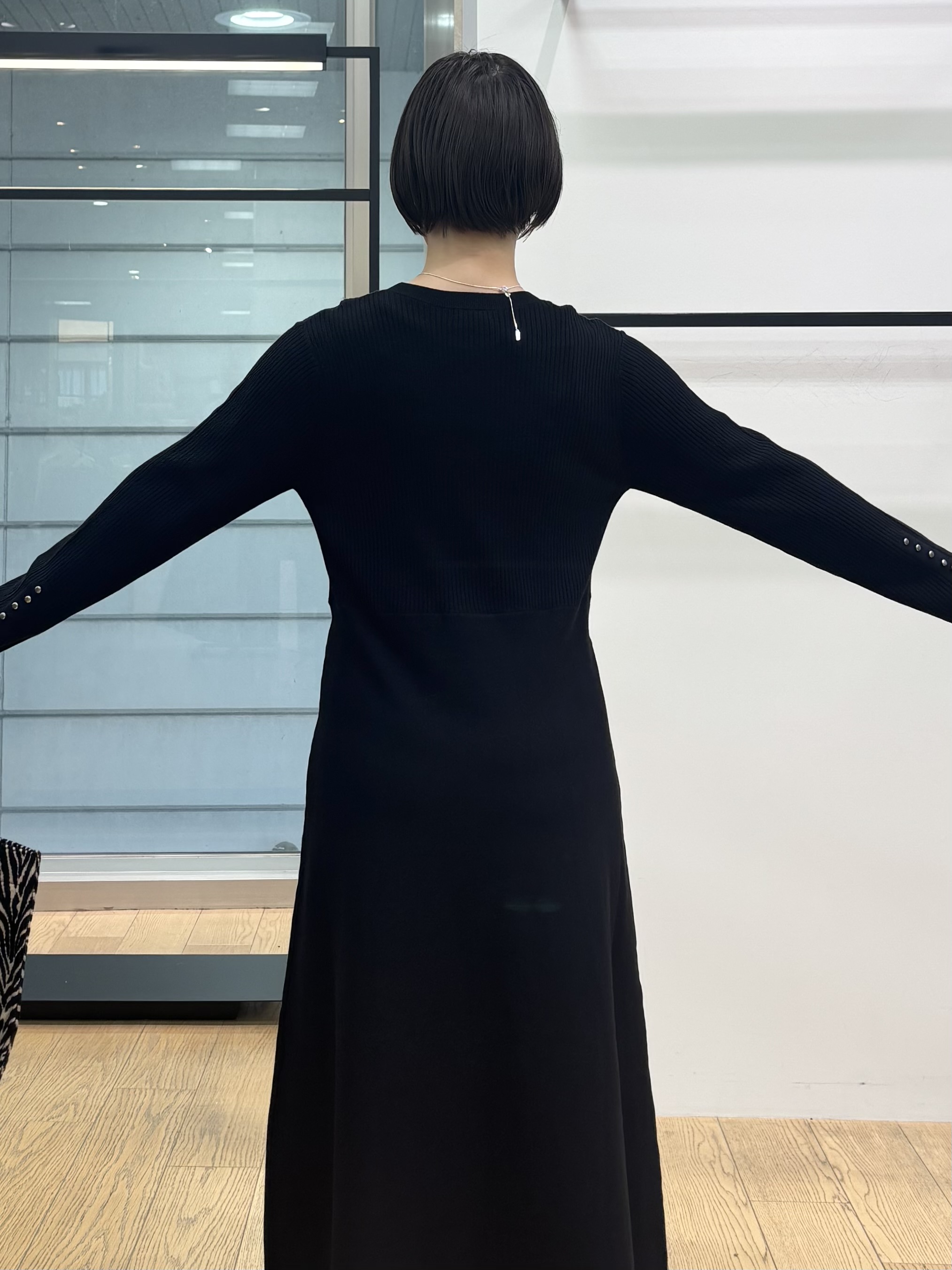 asamiさんの「INDIVI｜【一着でコーデ完成！】ニットコンビ 美スタイルワンピース」を使ったコーディネート